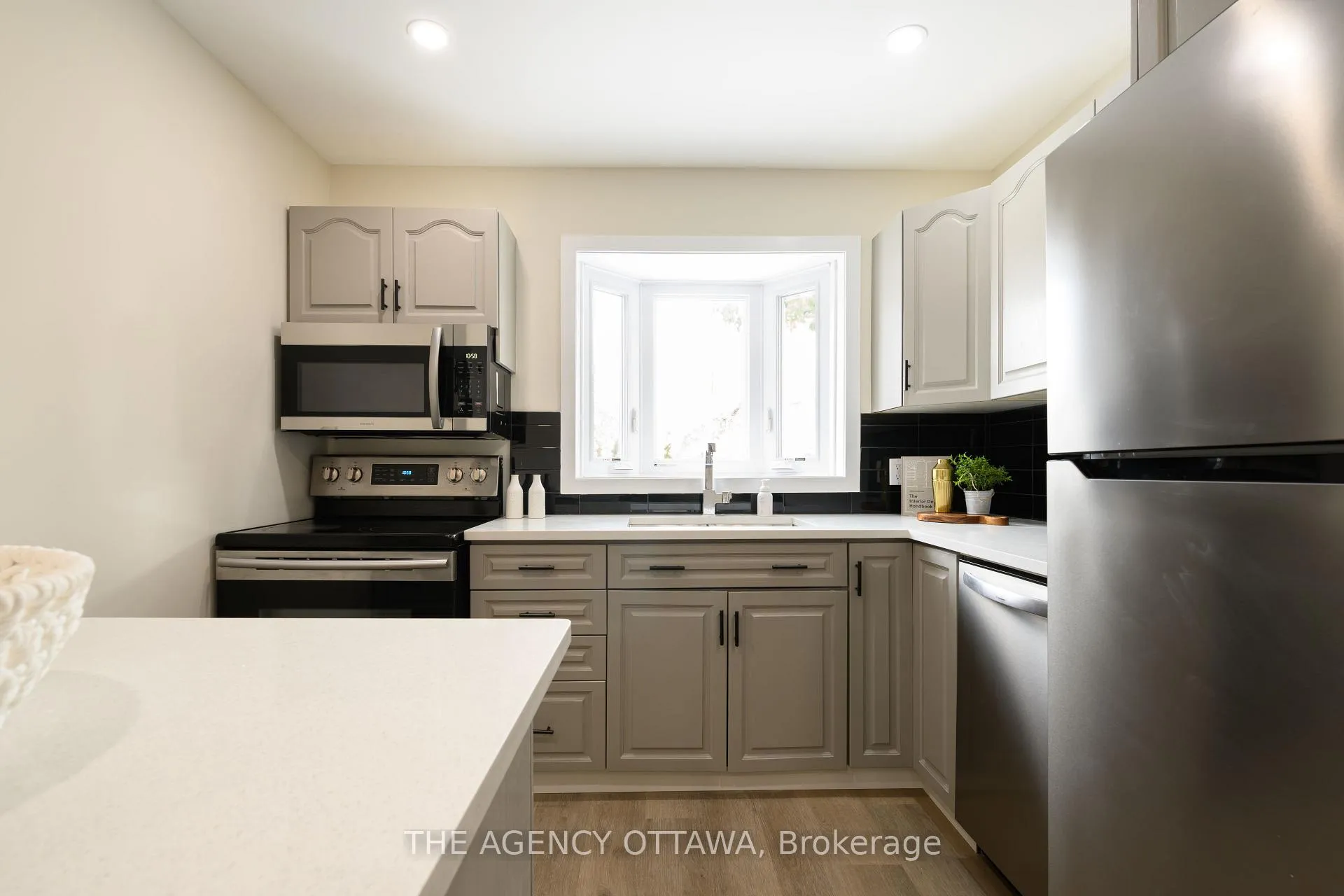 Photo 75 of Unit D, 3 Southpark Drive, Ottawa, Blackburn Hamlet — HOMEH