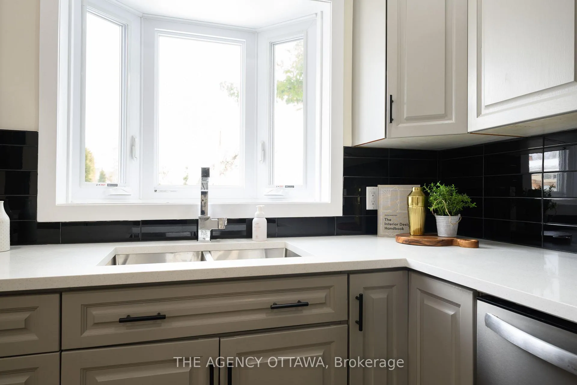 Photo 77 of Unit D, 3 Southpark Drive, Ottawa, Blackburn Hamlet — HOMEH