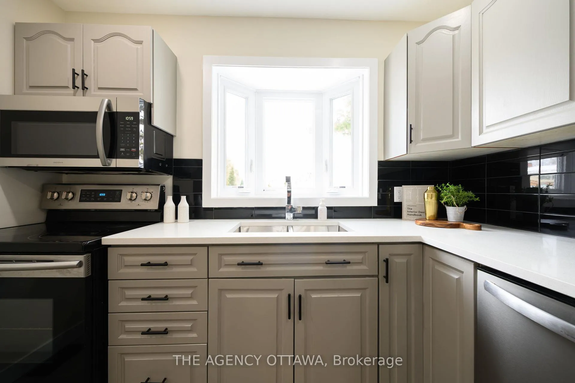 Photo 84 of Unit D, 3 Southpark Drive, Ottawa, Blackburn Hamlet — HOMEH