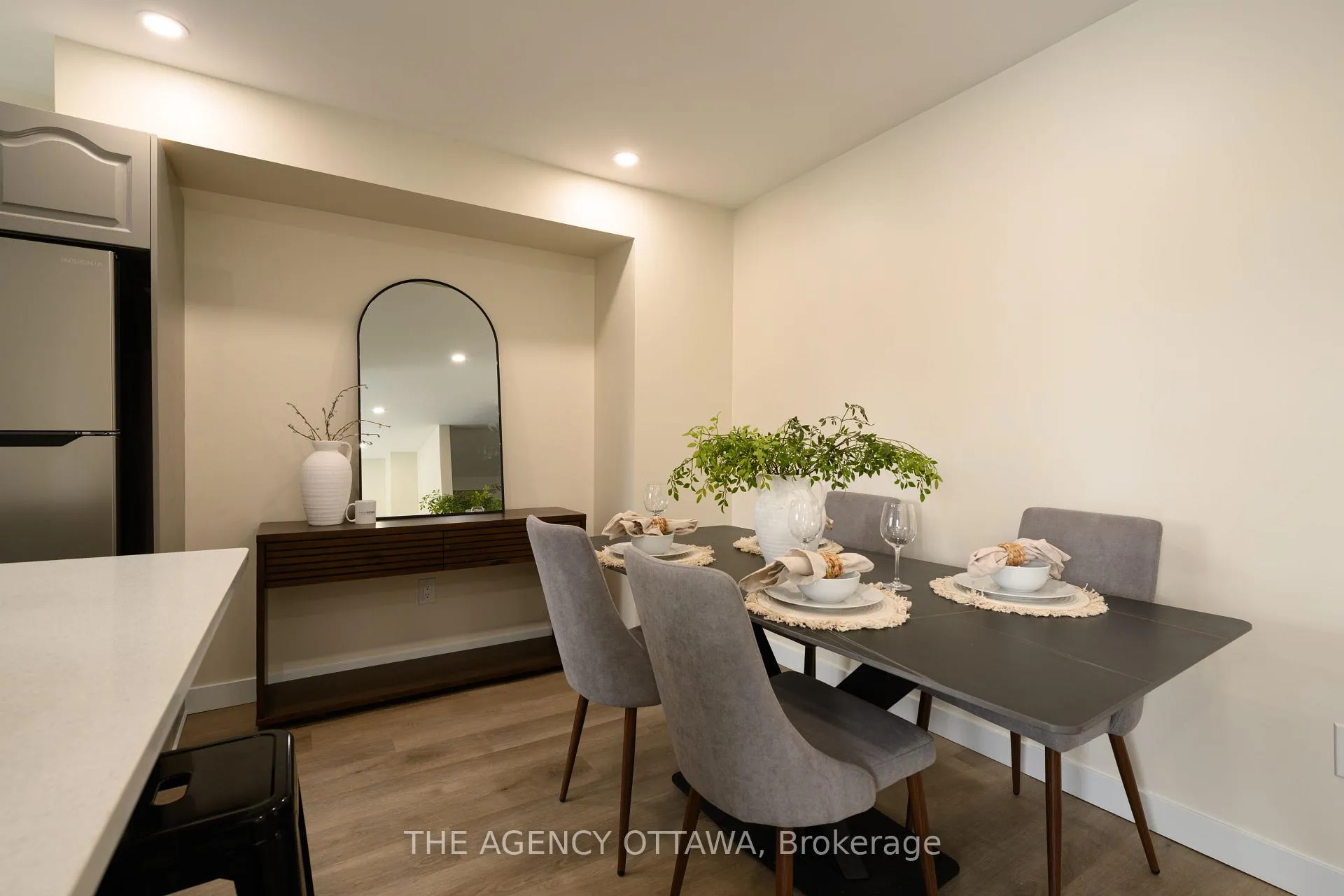 Photo 104 of Unit D, 3 Southpark Drive, Ottawa, Blackburn Hamlet — HOMEH