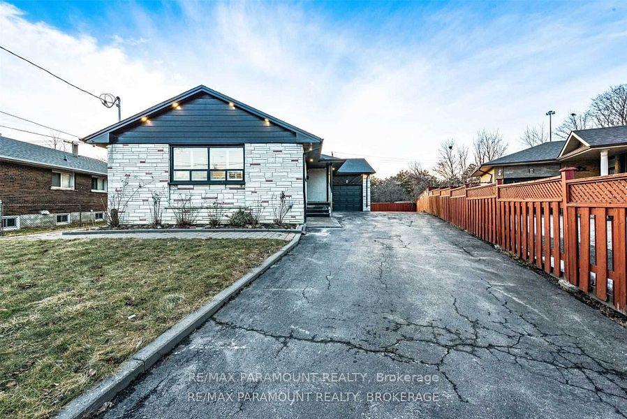 Photo 4 of 6 Arkley Crescent, Etobicoke, Willowridge-Martingrove-Richview — HOMEH
