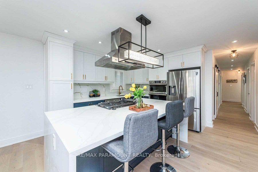 Photo 7 of 6 Arkley Crescent, Etobicoke, Willowridge-Martingrove-Richview — HOMEH