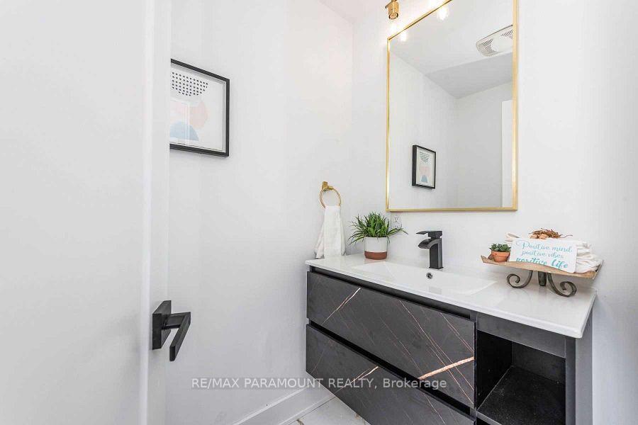 Photo 13 of 6 Arkley Crescent, Etobicoke, Willowridge-Martingrove-Richview — HOMEH