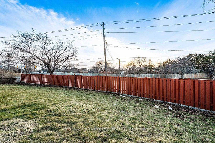 Photo 39 of 6 Arkley Crescent, Etobicoke, Willowridge-Martingrove-Richview — HOMEH