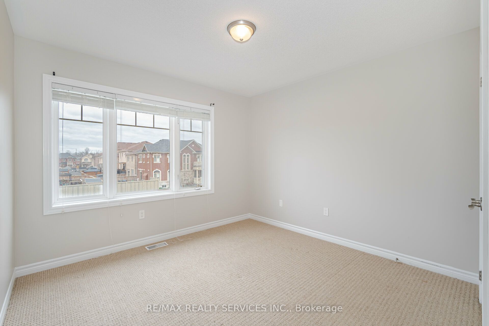 Photo 70 of 296 Remembrance Road, Brampton, Northwest Brampton — HOMEH