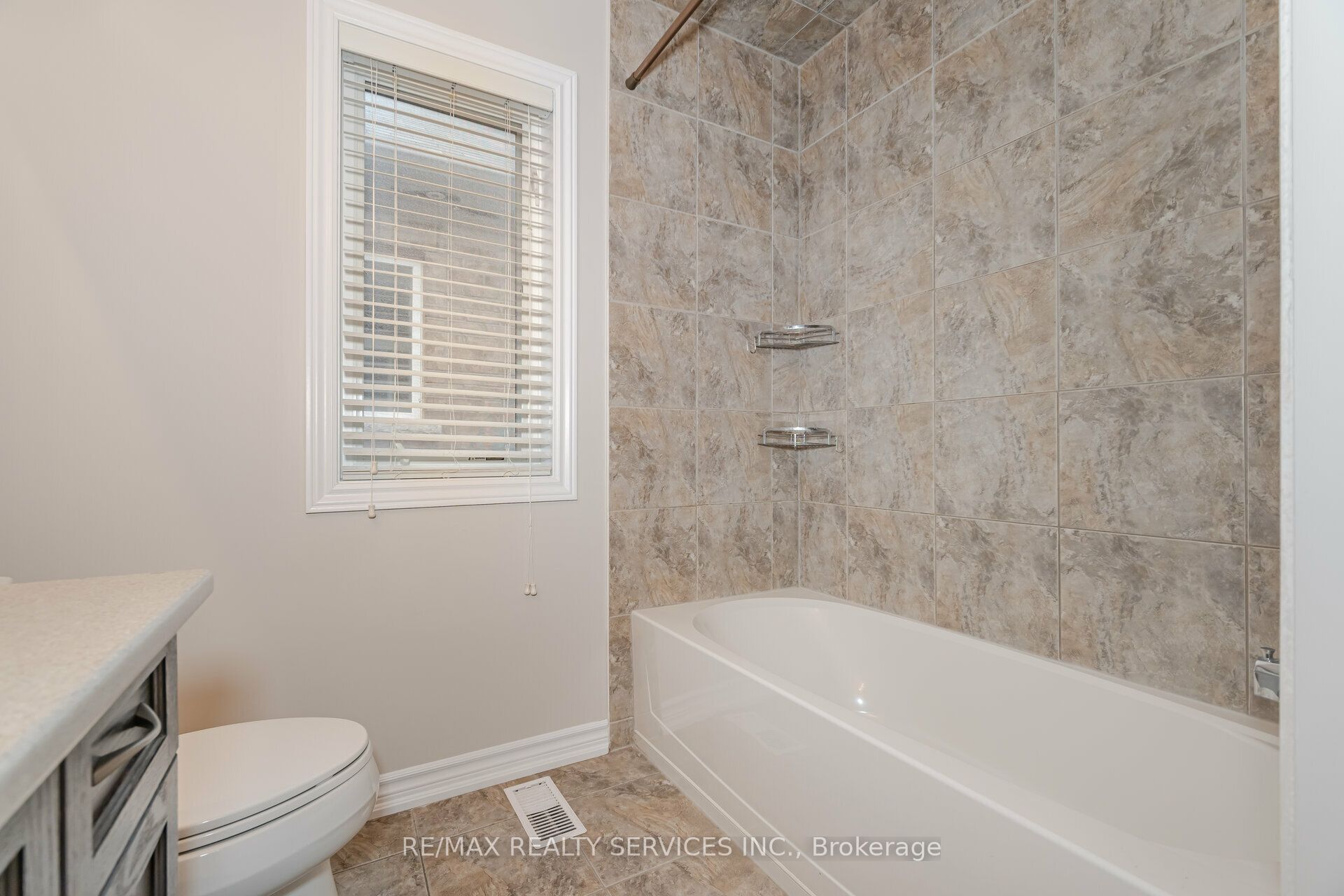 Photo 77 of 296 Remembrance Road, Brampton, Northwest Brampton — HOMEH
