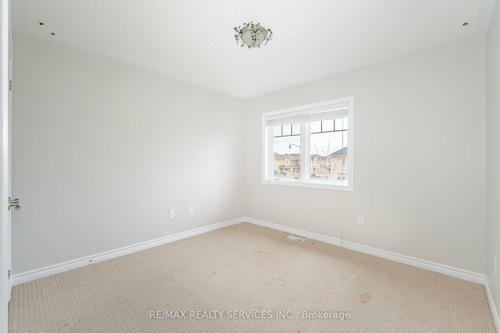 Photo 72 of 296 Remembrance Road, Brampton, Northwest Brampton — HOMEH