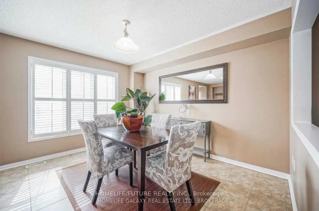 Photo 6 of 33 Warnford Circle, Ajax, Northeast Ajax — HOMEH