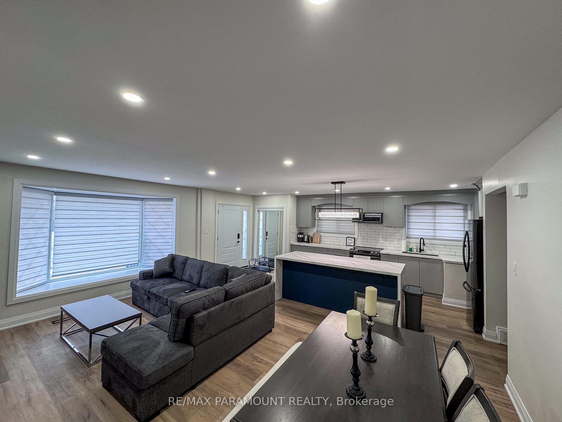 Photo 1 of 166 Kingsview Boulevard, Etobicoke, Kingsview Village-The Westway — HOMEH
