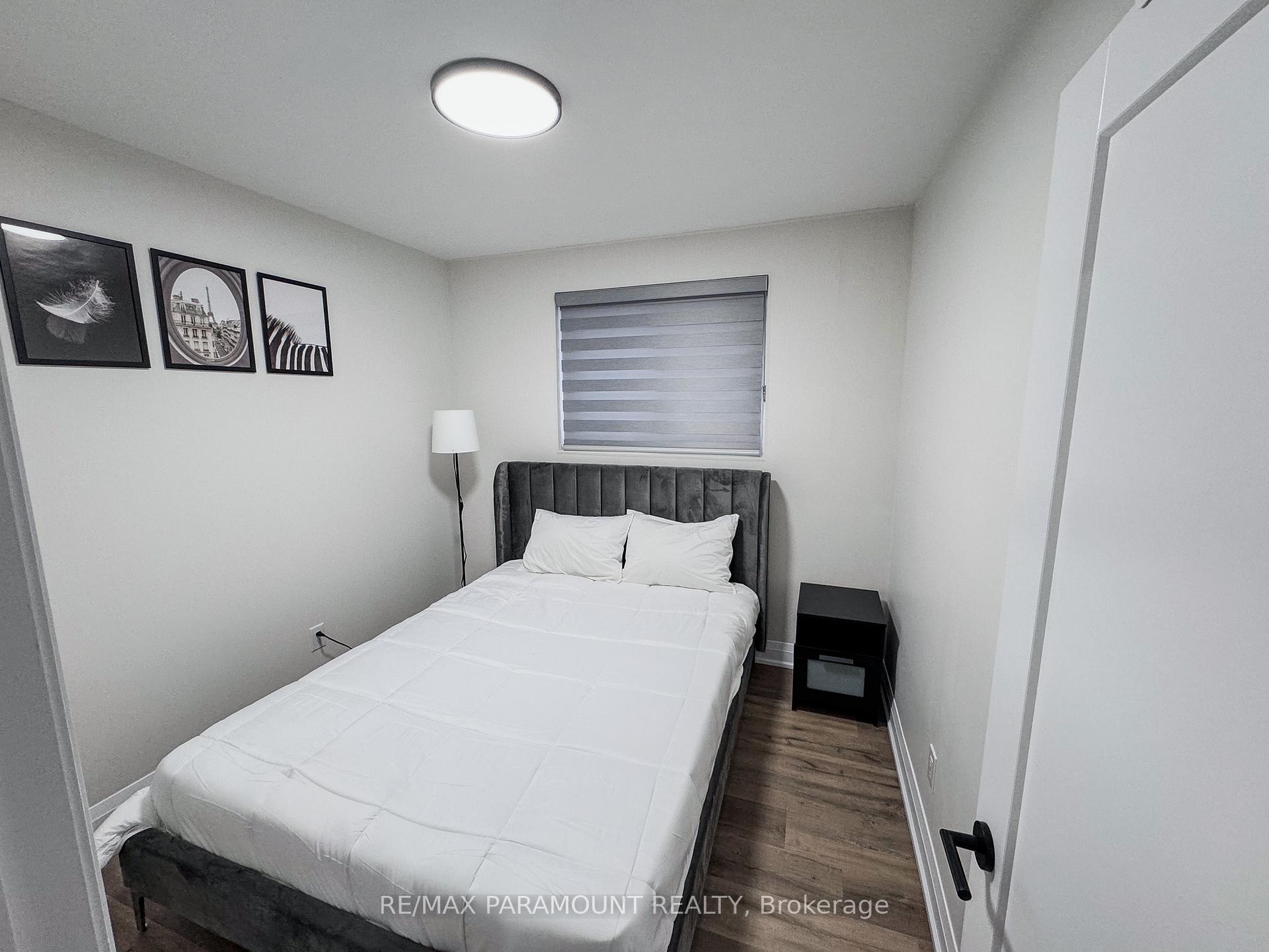 Photo 15 of 166 Kingsview Boulevard, Etobicoke, Kingsview Village-The Westway — HOMEH