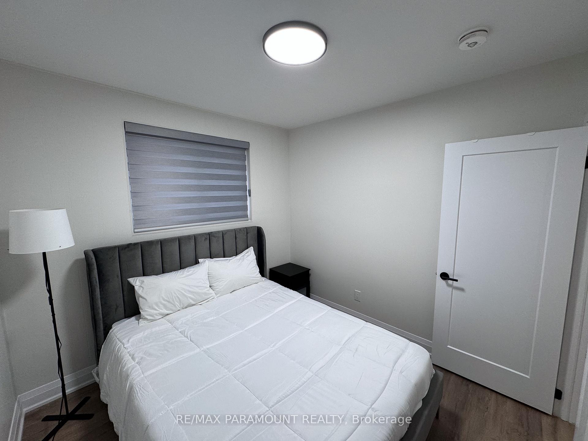 Photo 9 of 166 Kingsview Boulevard, Etobicoke, Kingsview Village-The Westway — HOMEH