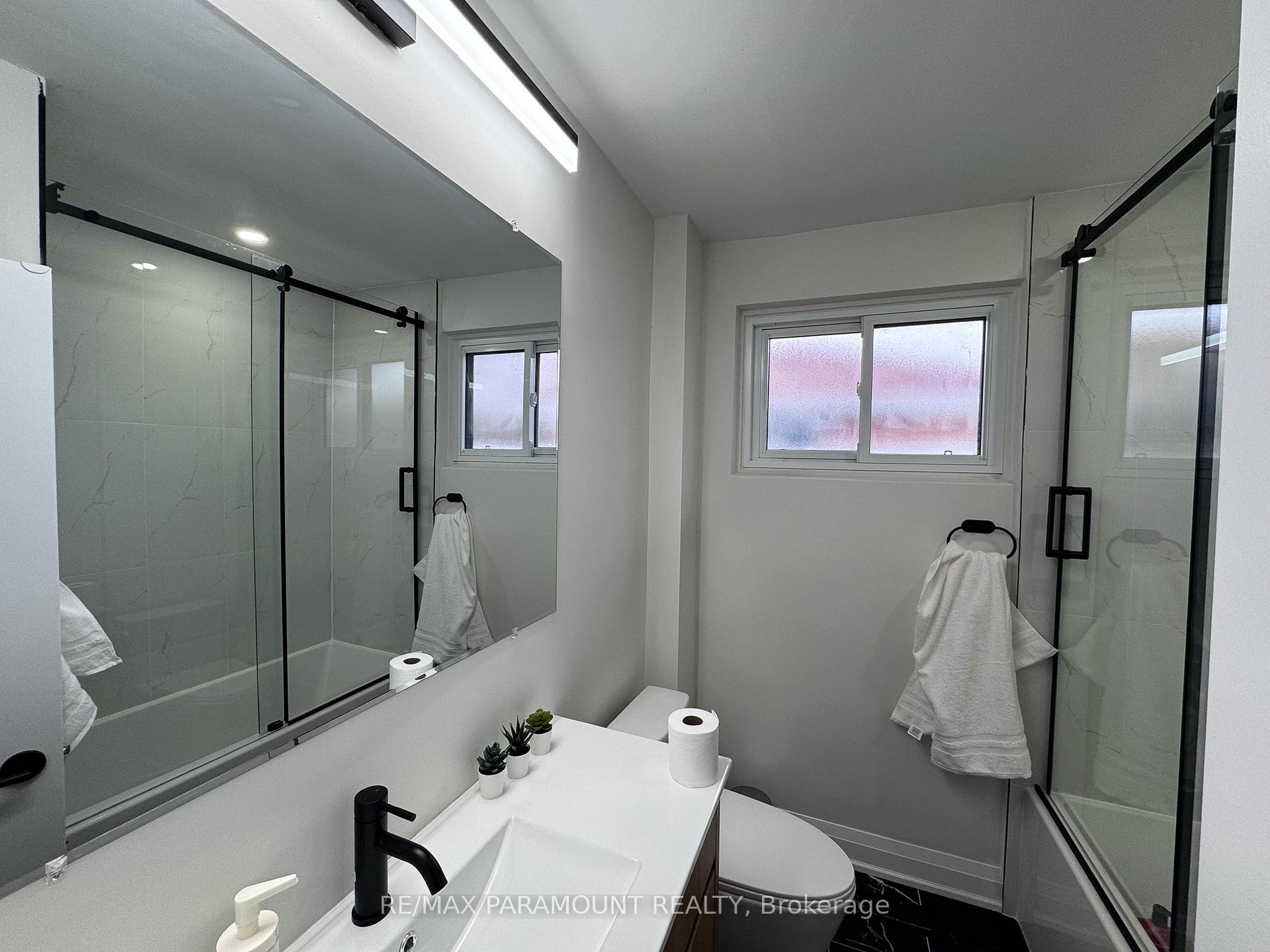 Photo 11 of 166 Kingsview Boulevard, Etobicoke, Kingsview Village-The Westway — HOMEH