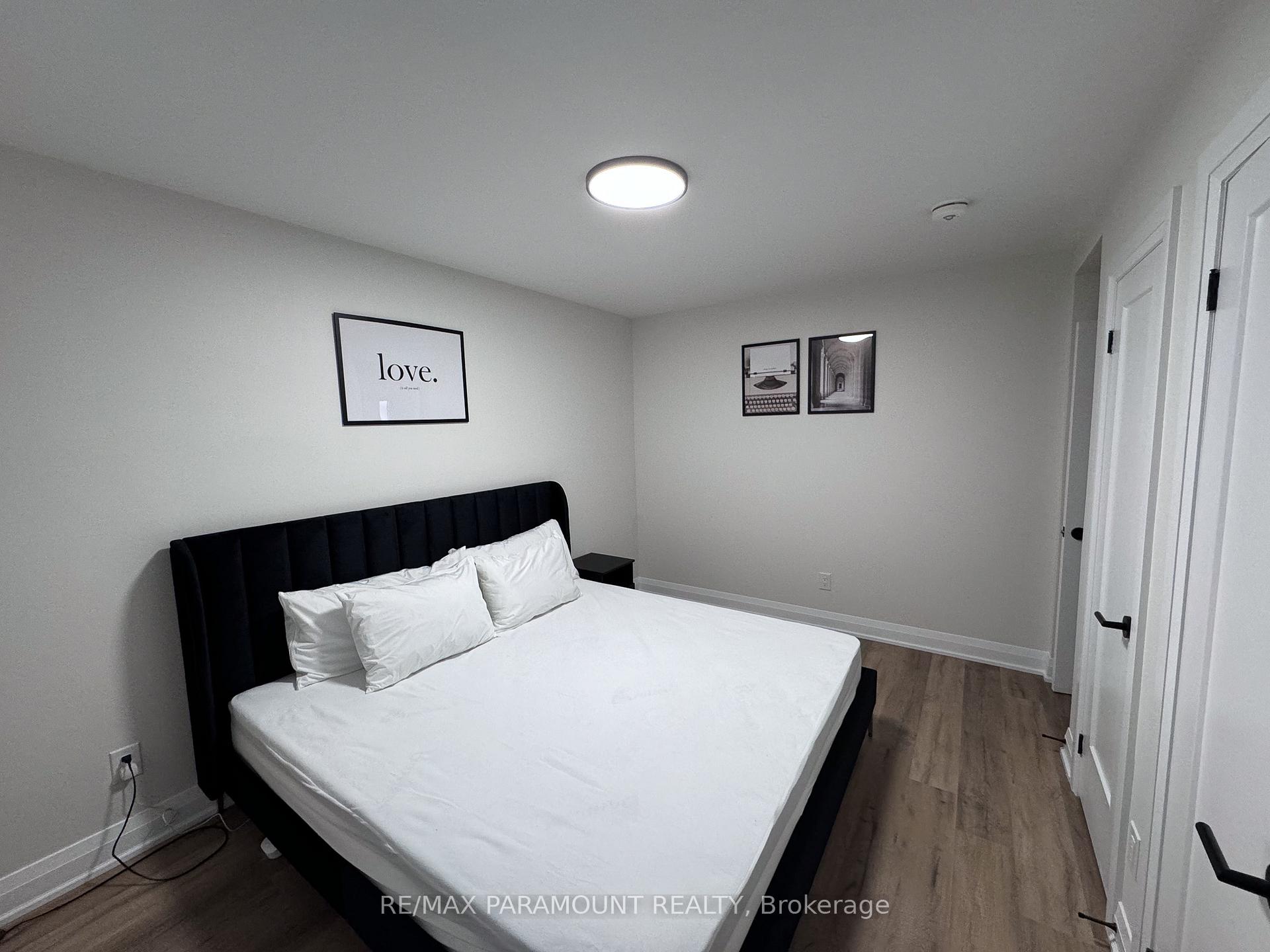 Photo 12 of 166 Kingsview Boulevard, Etobicoke, Kingsview Village-The Westway — HOMEH