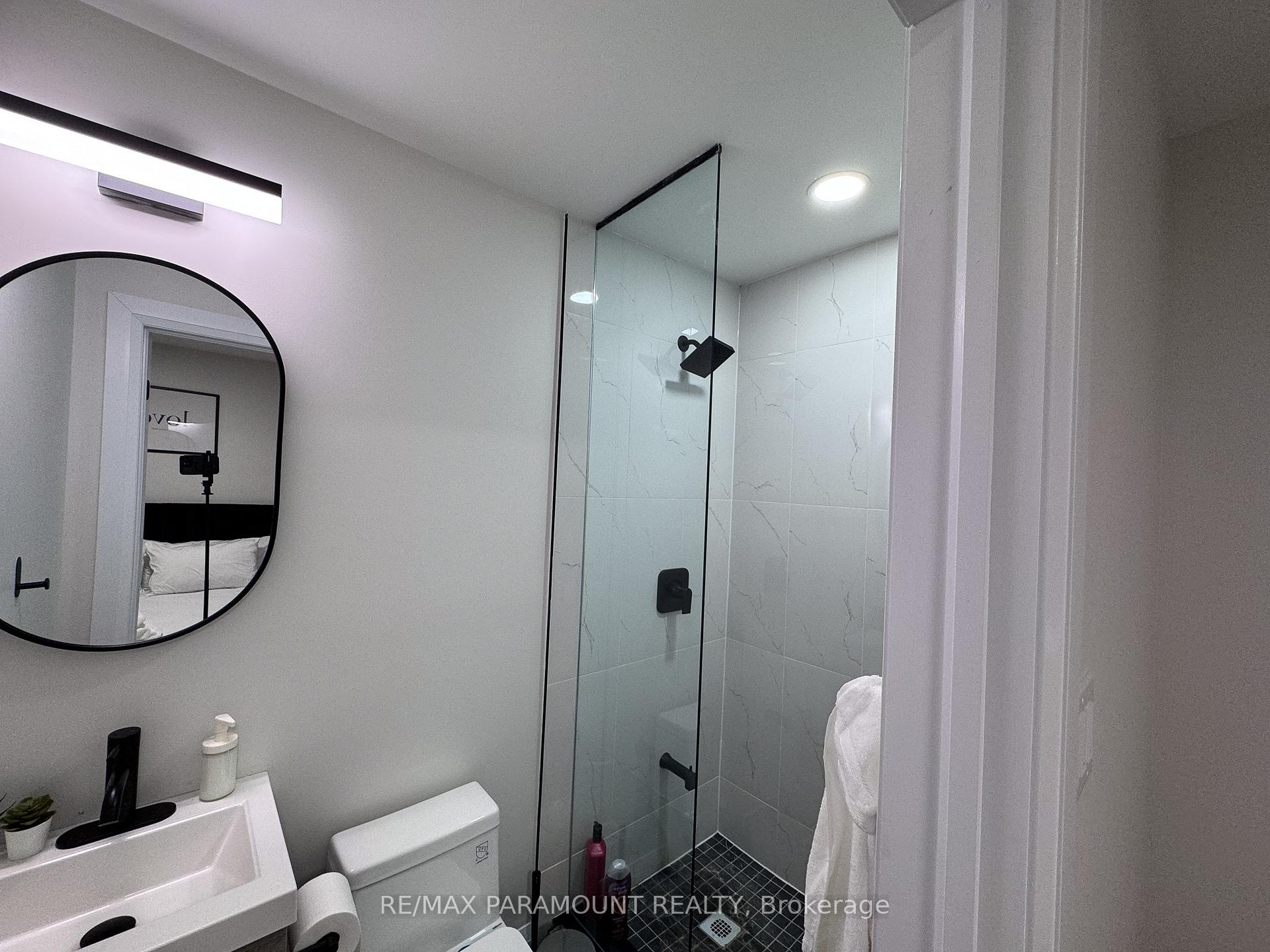 Photo 14 of 166 Kingsview Boulevard, Etobicoke, Kingsview Village-The Westway — HOMEH