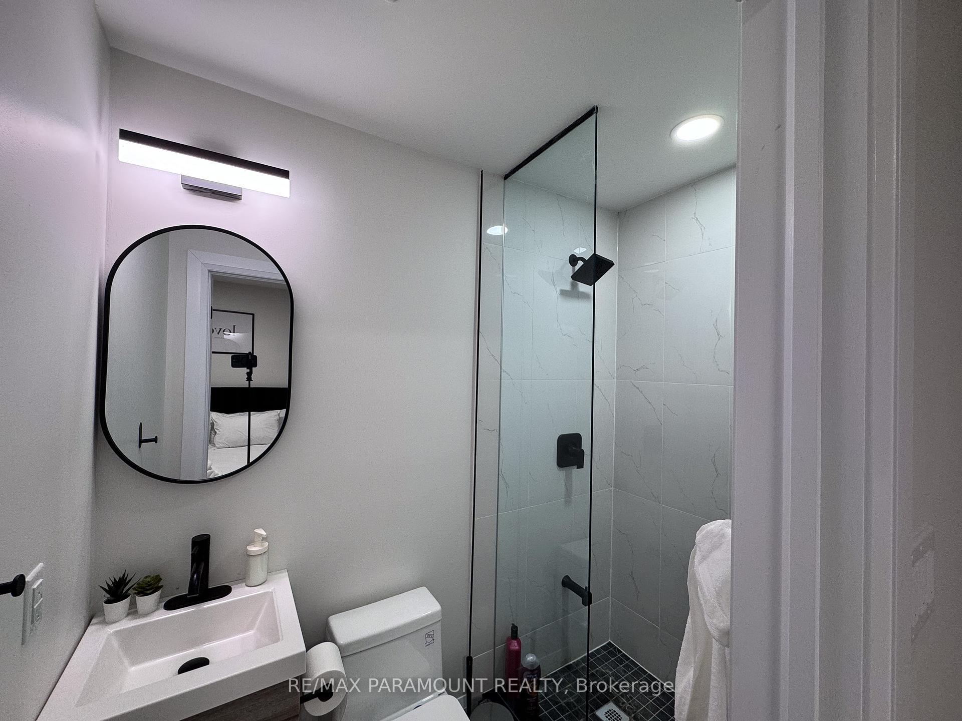 Photo 7 of 166 Kingsview Boulevard, Etobicoke, Kingsview Village-The Westway — HOMEH