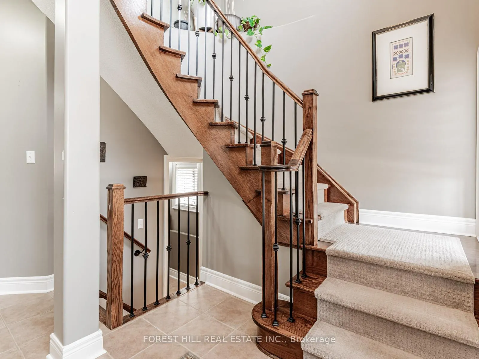 Photo 4 of 33 Connaught Lane, Barrie, Innis-Shore — HOMEH