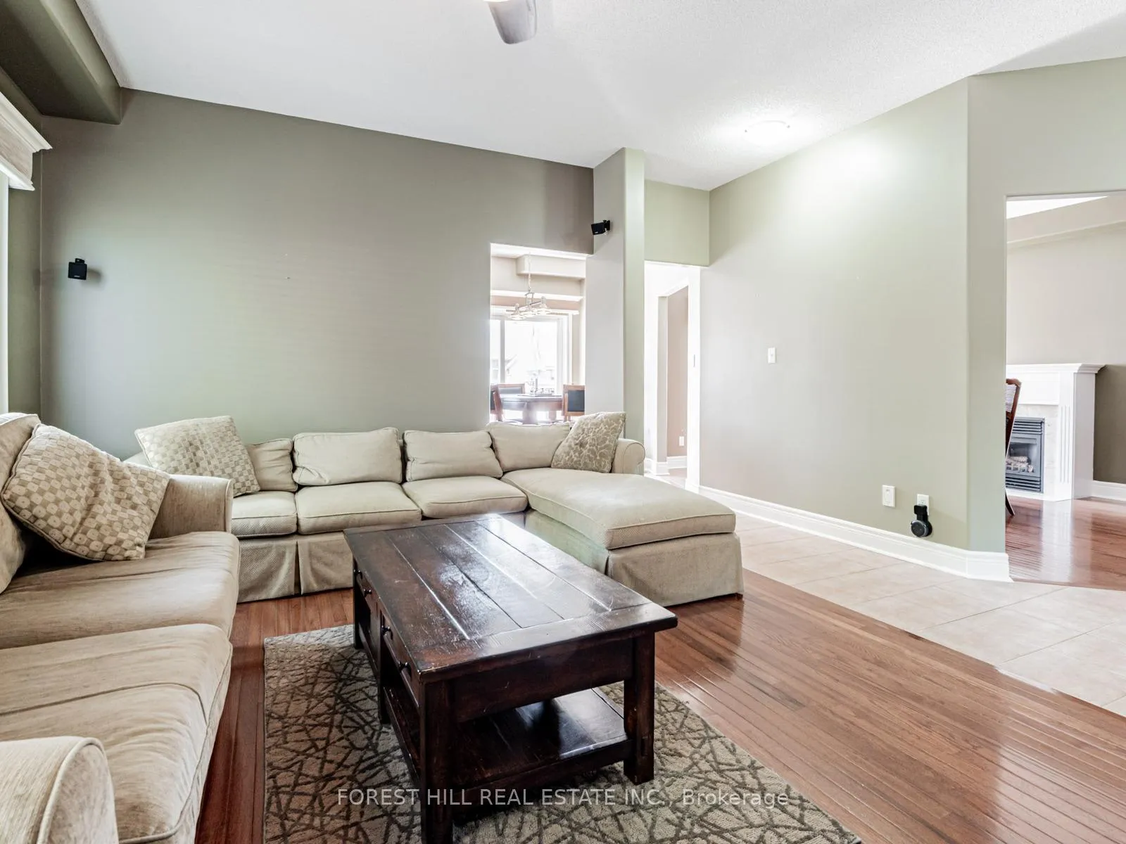 Photo 8 of 33 Connaught Lane, Barrie, Innis-Shore — HOMEH