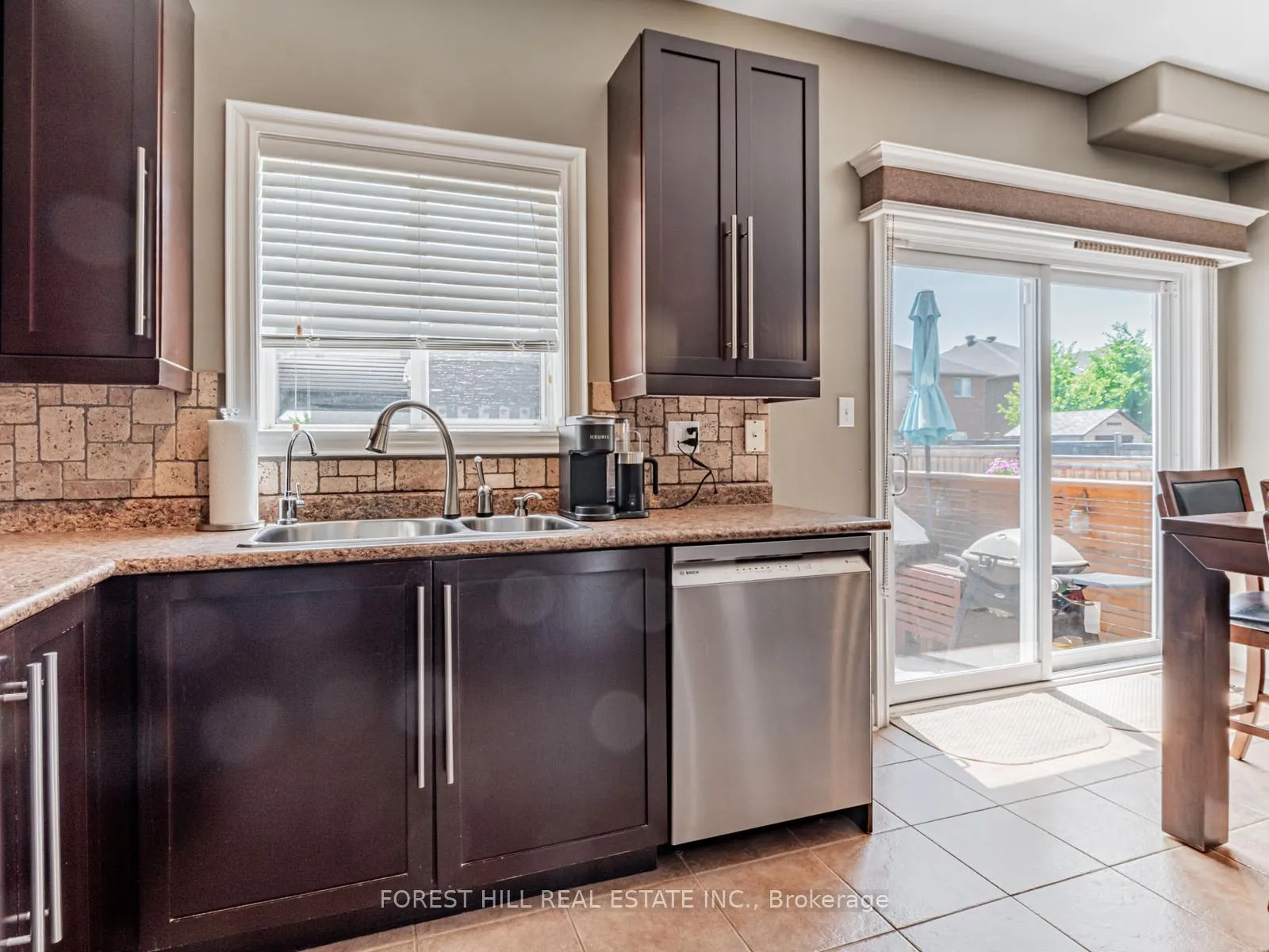 Photo 13 of 33 Connaught Lane, Barrie, Innis-Shore — HOMEH