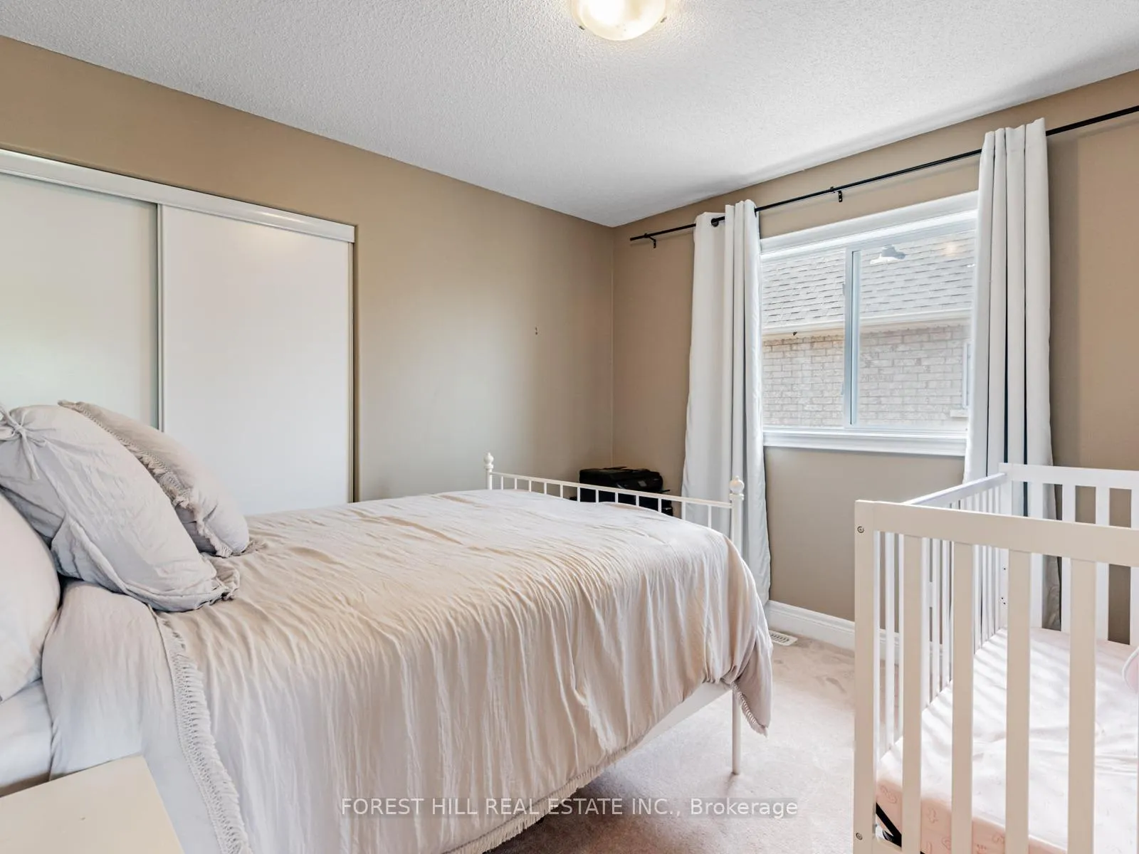 Photo 21 of 33 Connaught Lane, Barrie, Innis-Shore — HOMEH