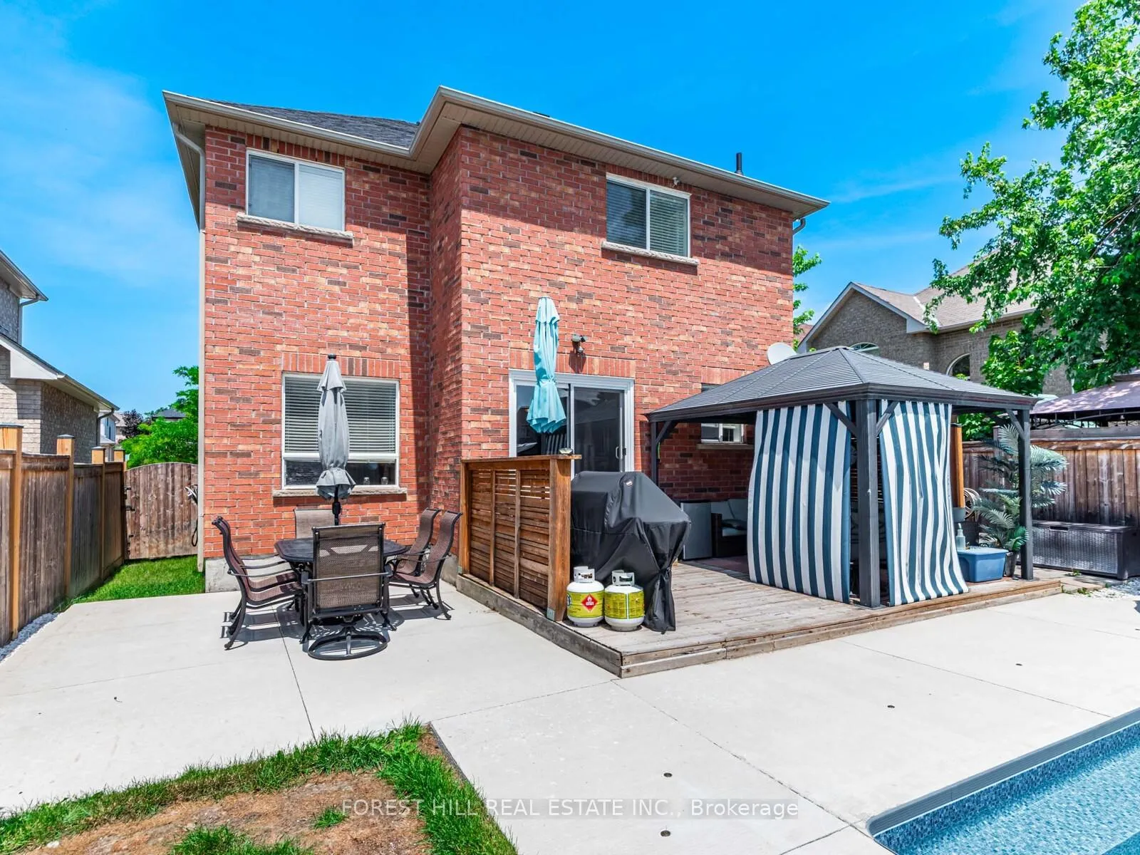 Photo 31 of 33 Connaught Lane, Barrie, Innis-Shore — HOMEH