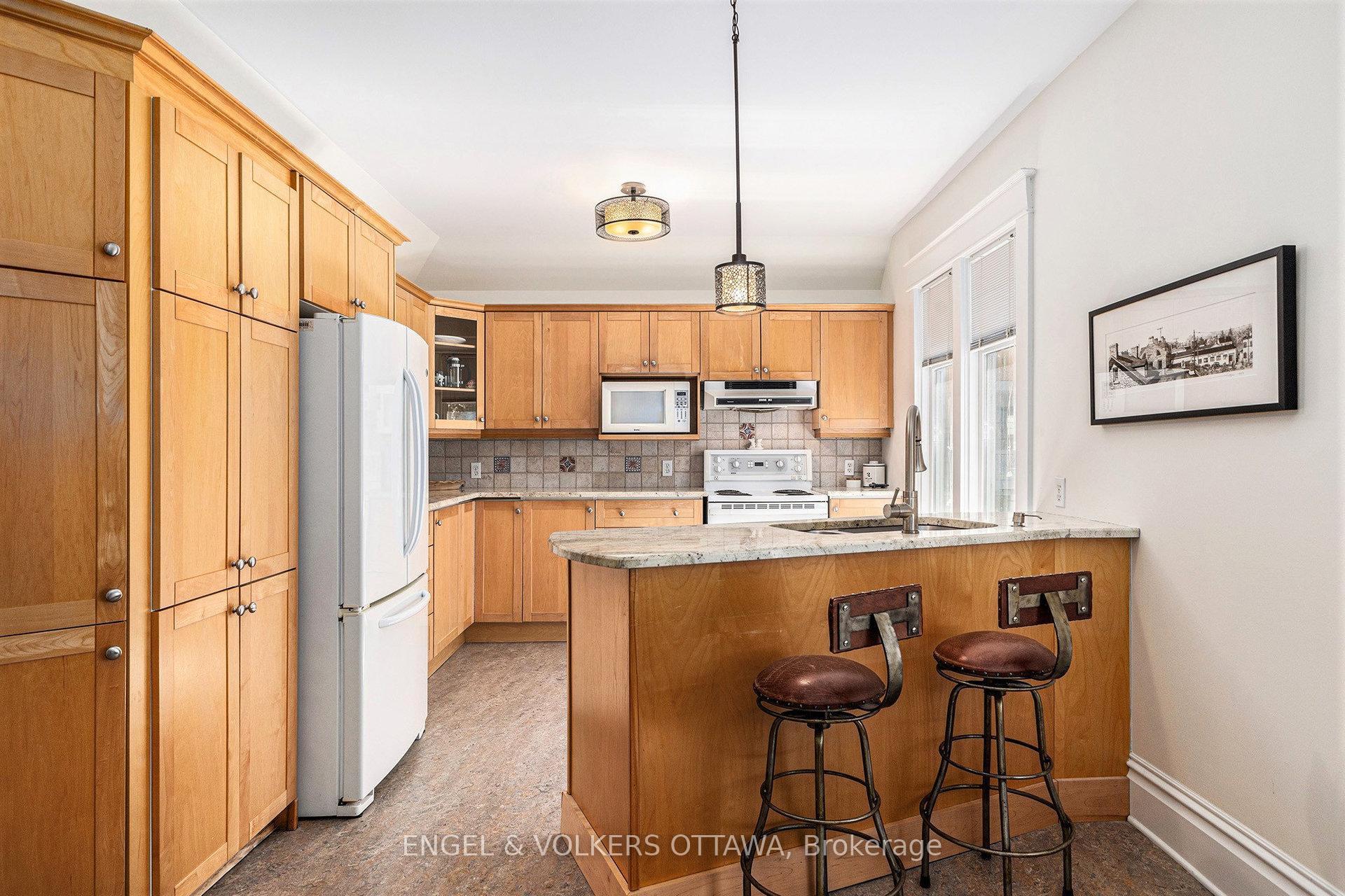 Photo 8 of 8 Granville Avenue, Ottawa, Ottawa West — HOMEH
