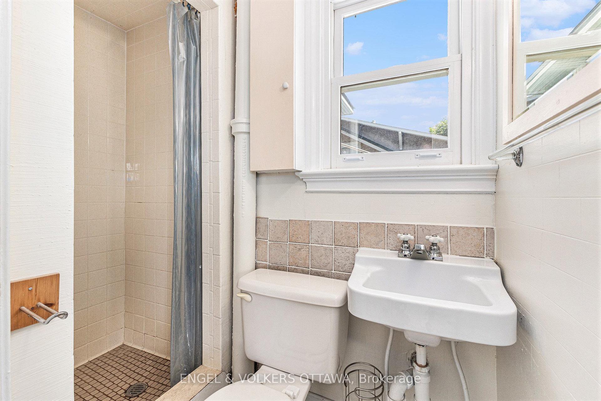 Photo 16 of 8 Granville Avenue, Ottawa, Ottawa West — HOMEH