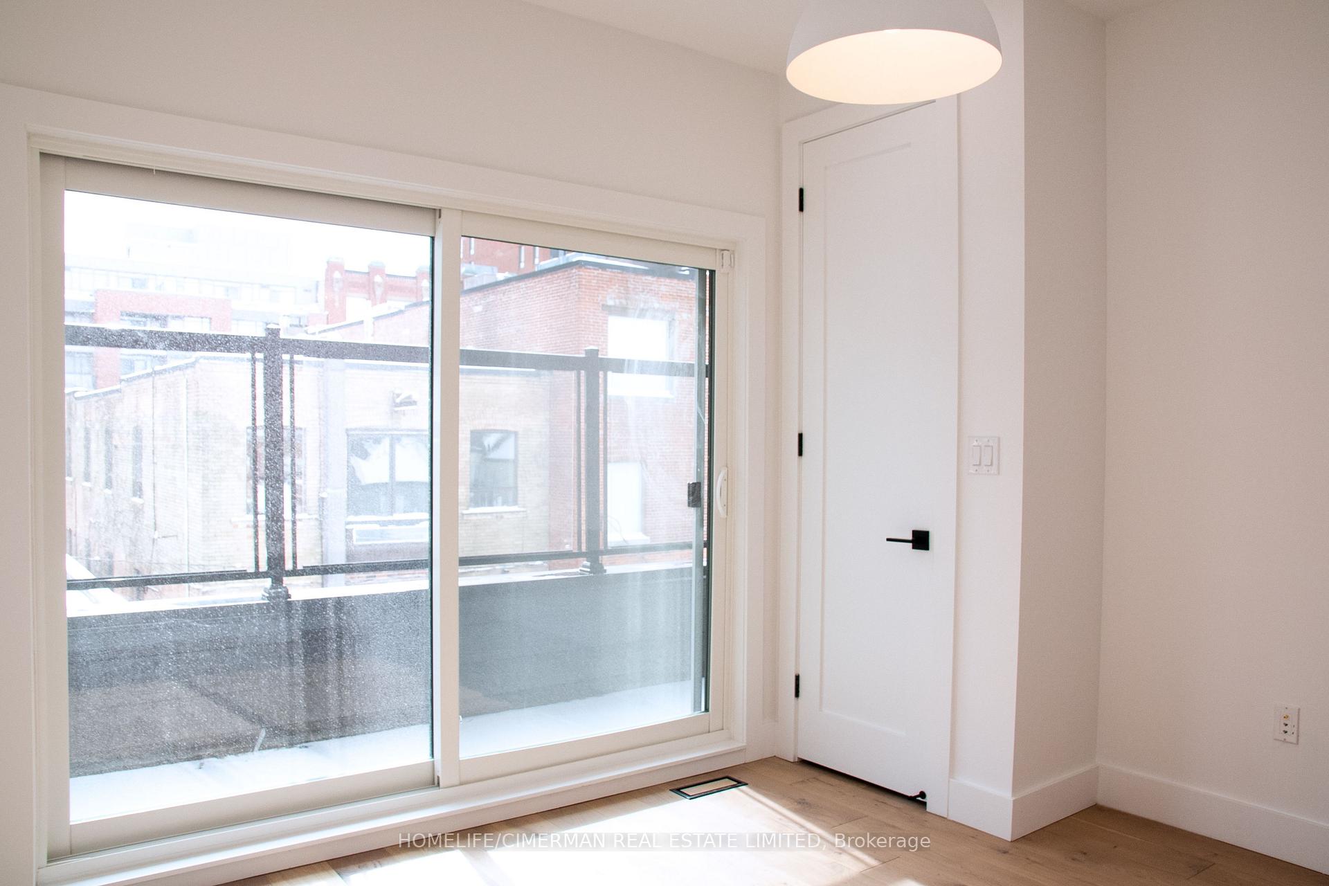 Photo 5 of Unit B, 15 Whitaker Avenue, Toronto, Niagara — HOMEH