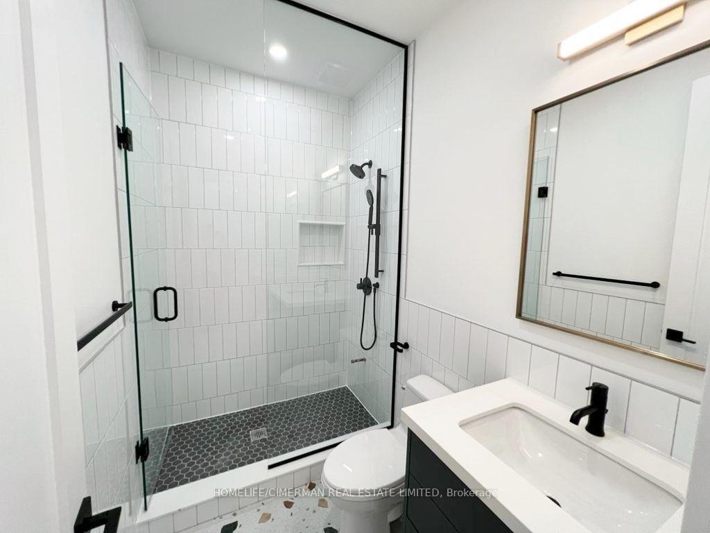 Photo 8 of Unit B, 15 Whitaker Avenue, Toronto, Niagara — HOMEH