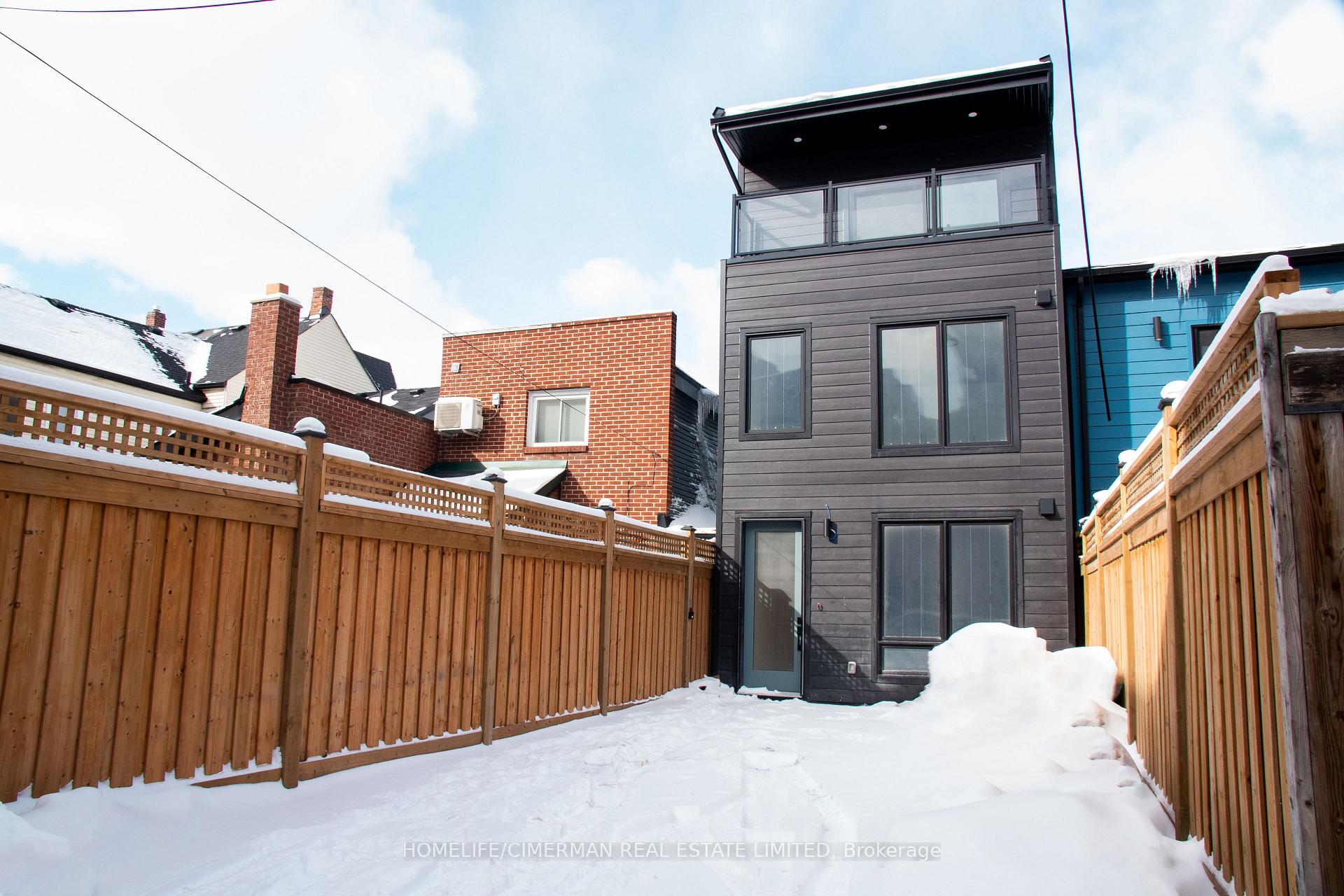 Photo 12 of Unit B, 15 Whitaker Avenue, Toronto, Niagara — HOMEH