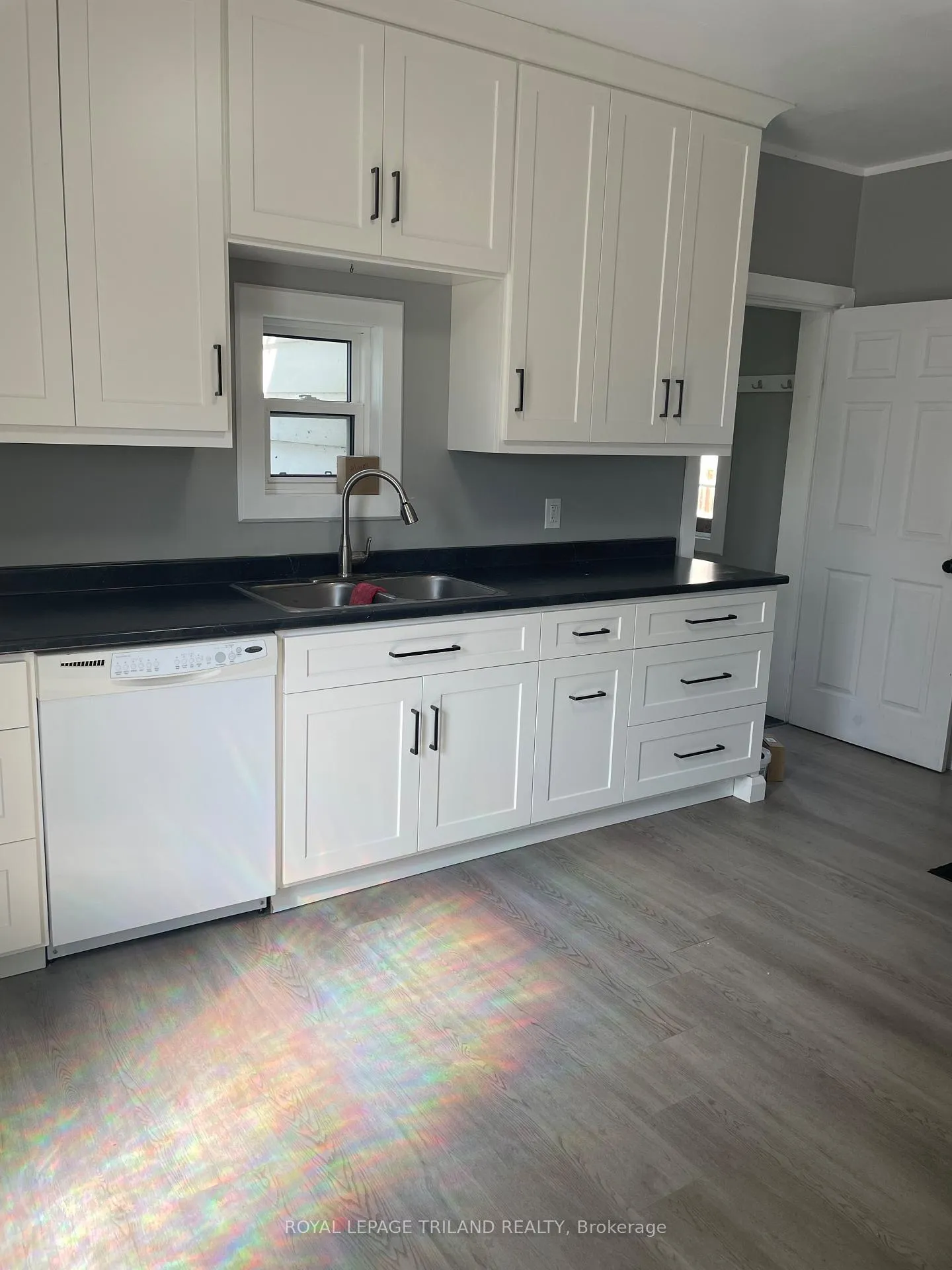 Photo 6 of 245 Sydenham Street E, Aylmer — HOMEH