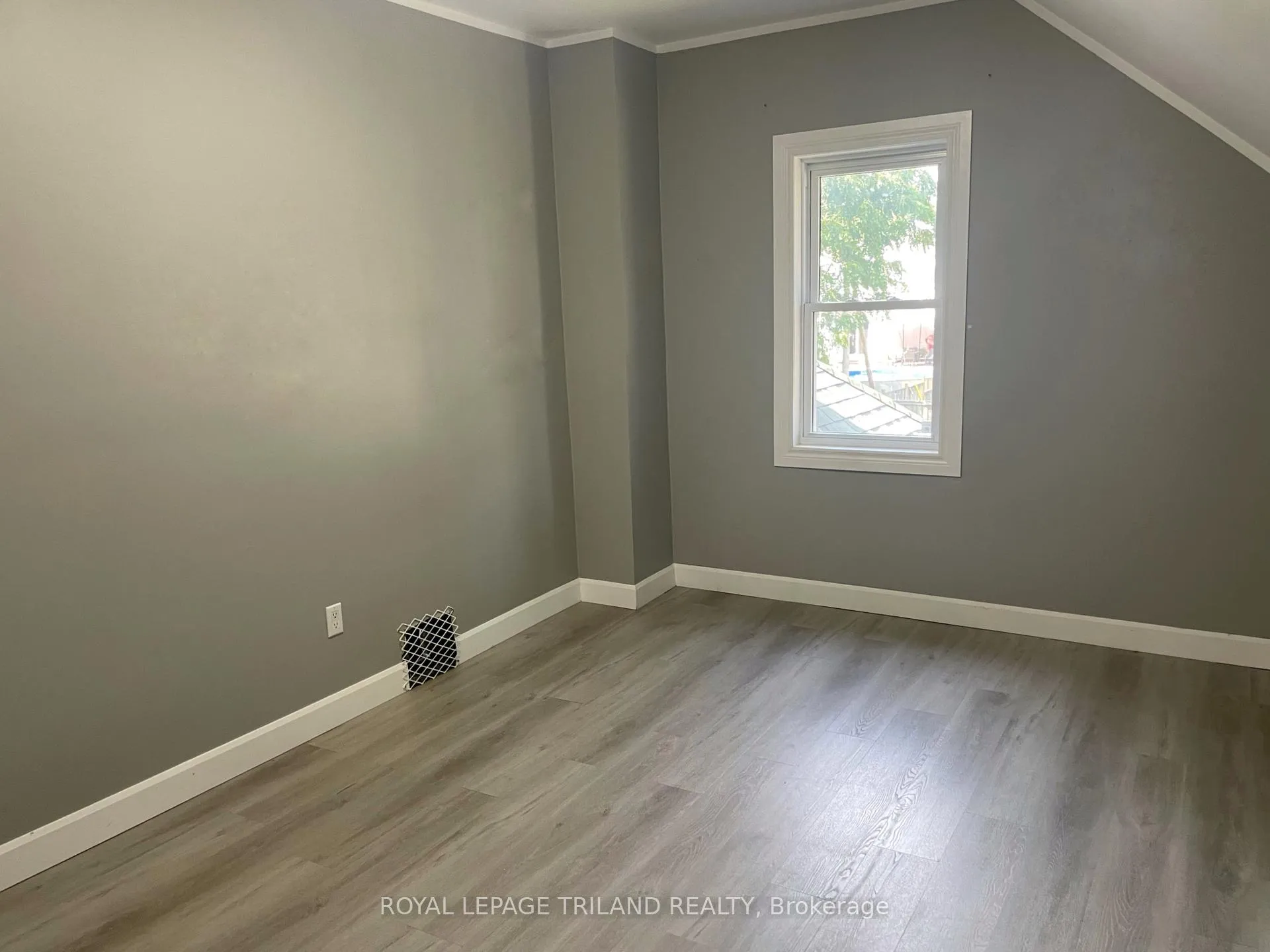 Photo 105 of 245 Sydenham Street E, Aylmer — HOMEH