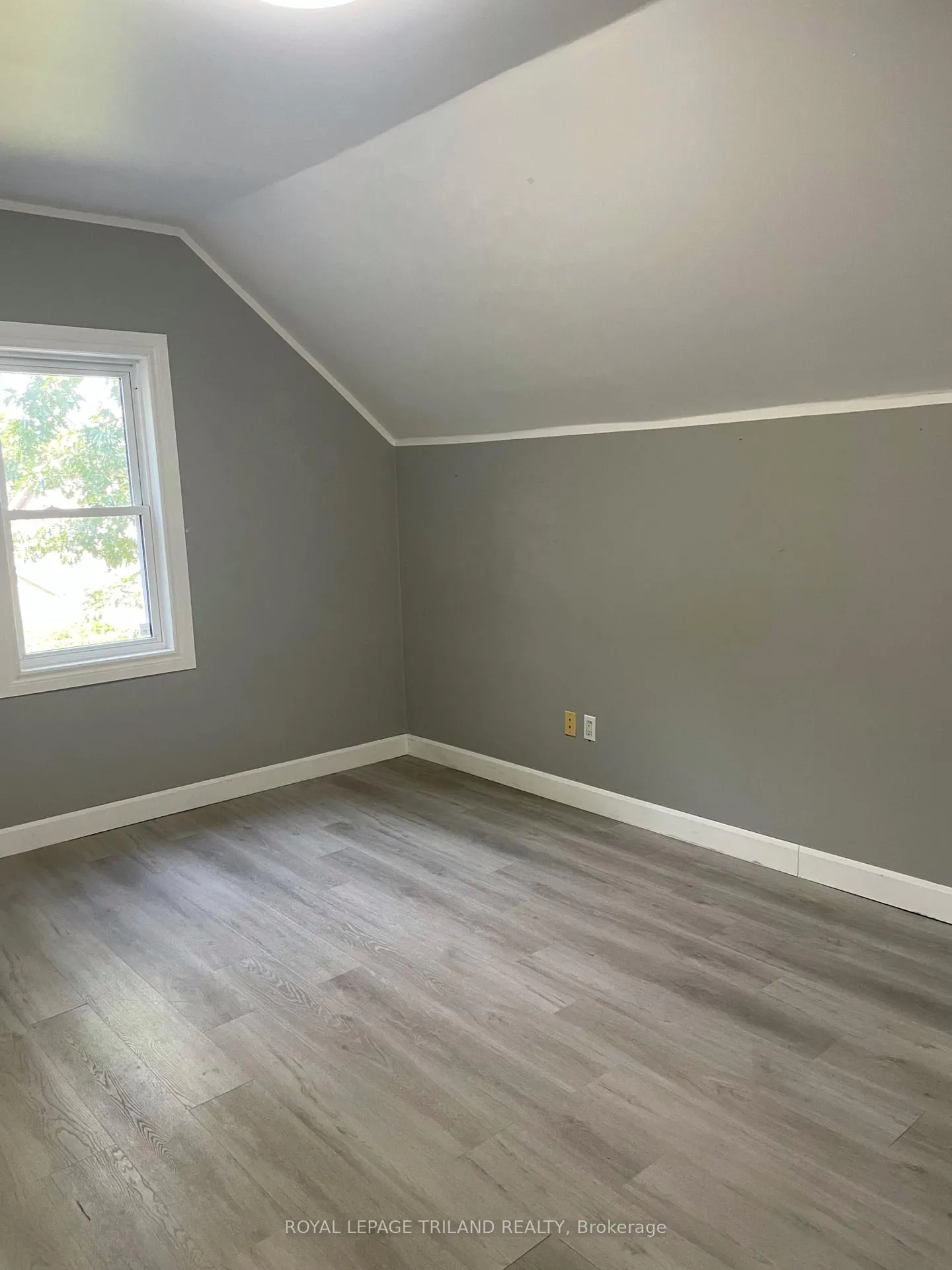 Photo 107 of 245 Sydenham Street E, Aylmer — HOMEH
