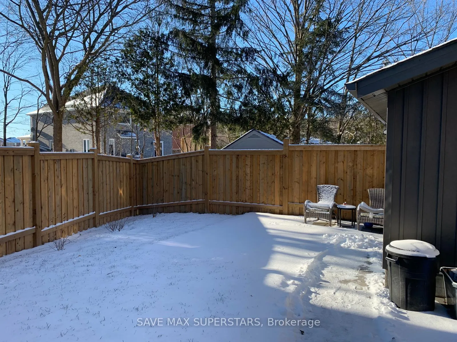 Photo 11 of 30 Westminster Circle, Barrie, Innis-Shore — HOMEH