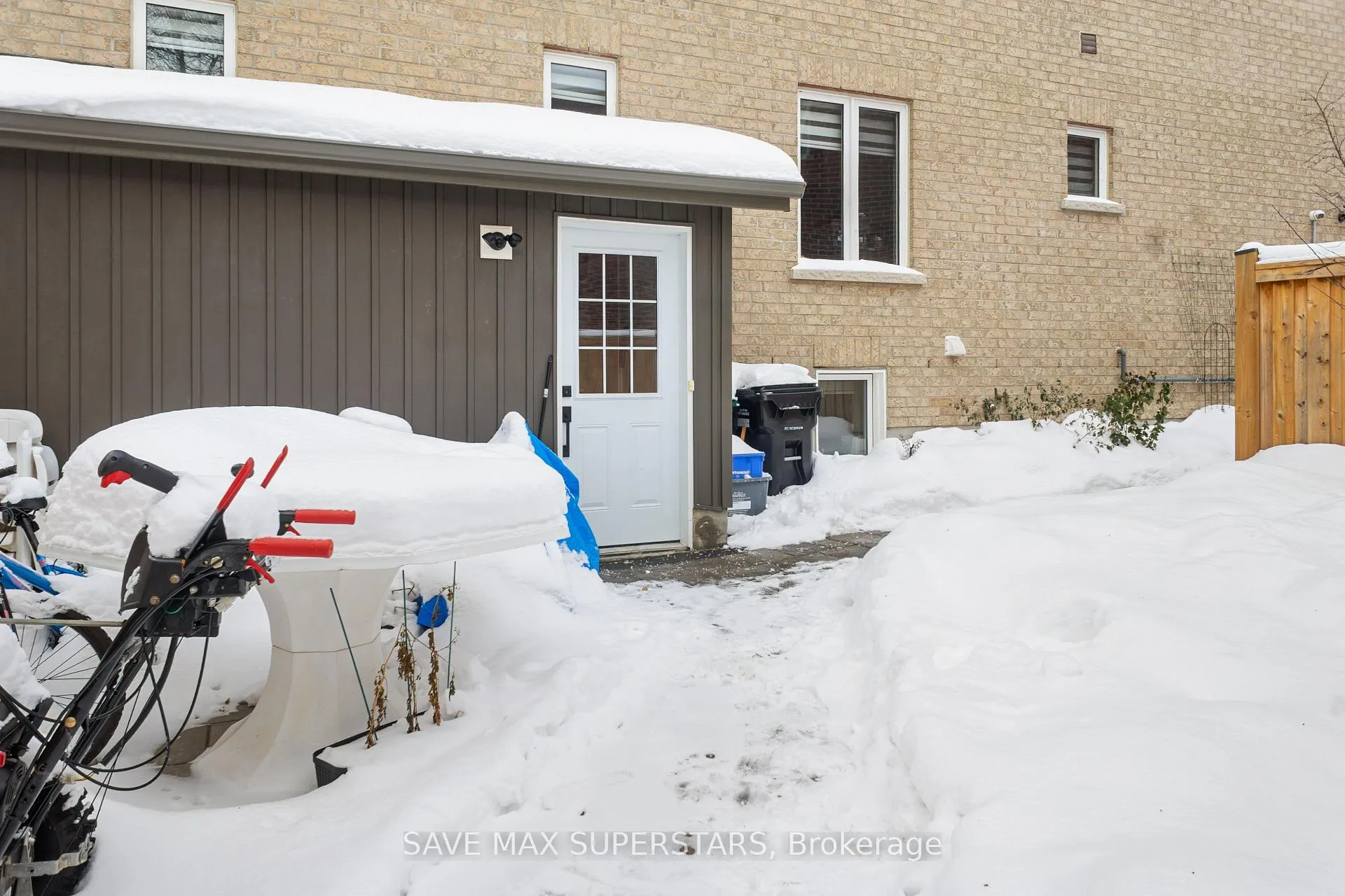 Photo 37 of 30 Westminster Circle, Barrie, Innis-Shore — HOMEH