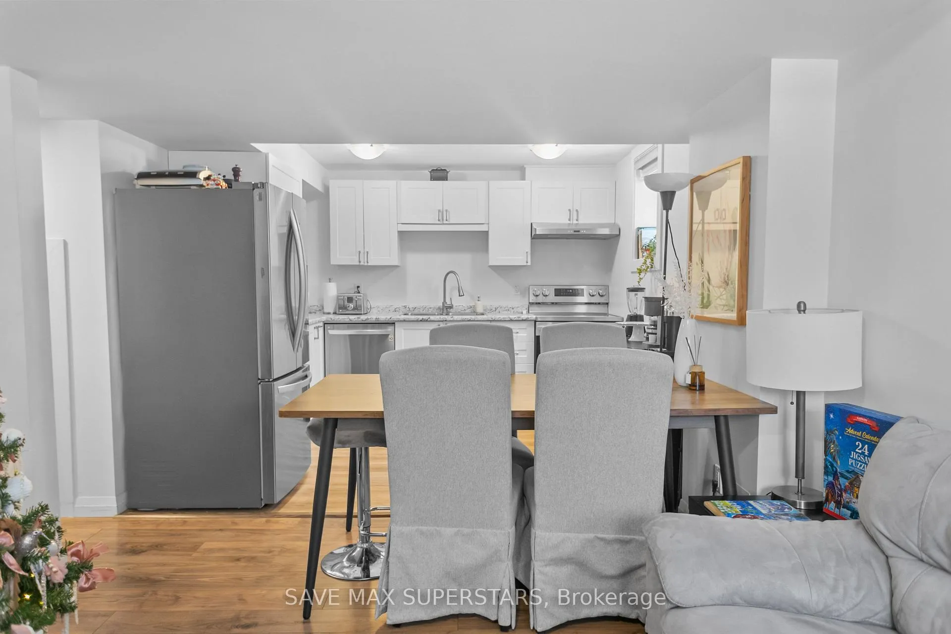 Photo 55 of 30 Westminster Circle, Barrie, Innis-Shore — HOMEH