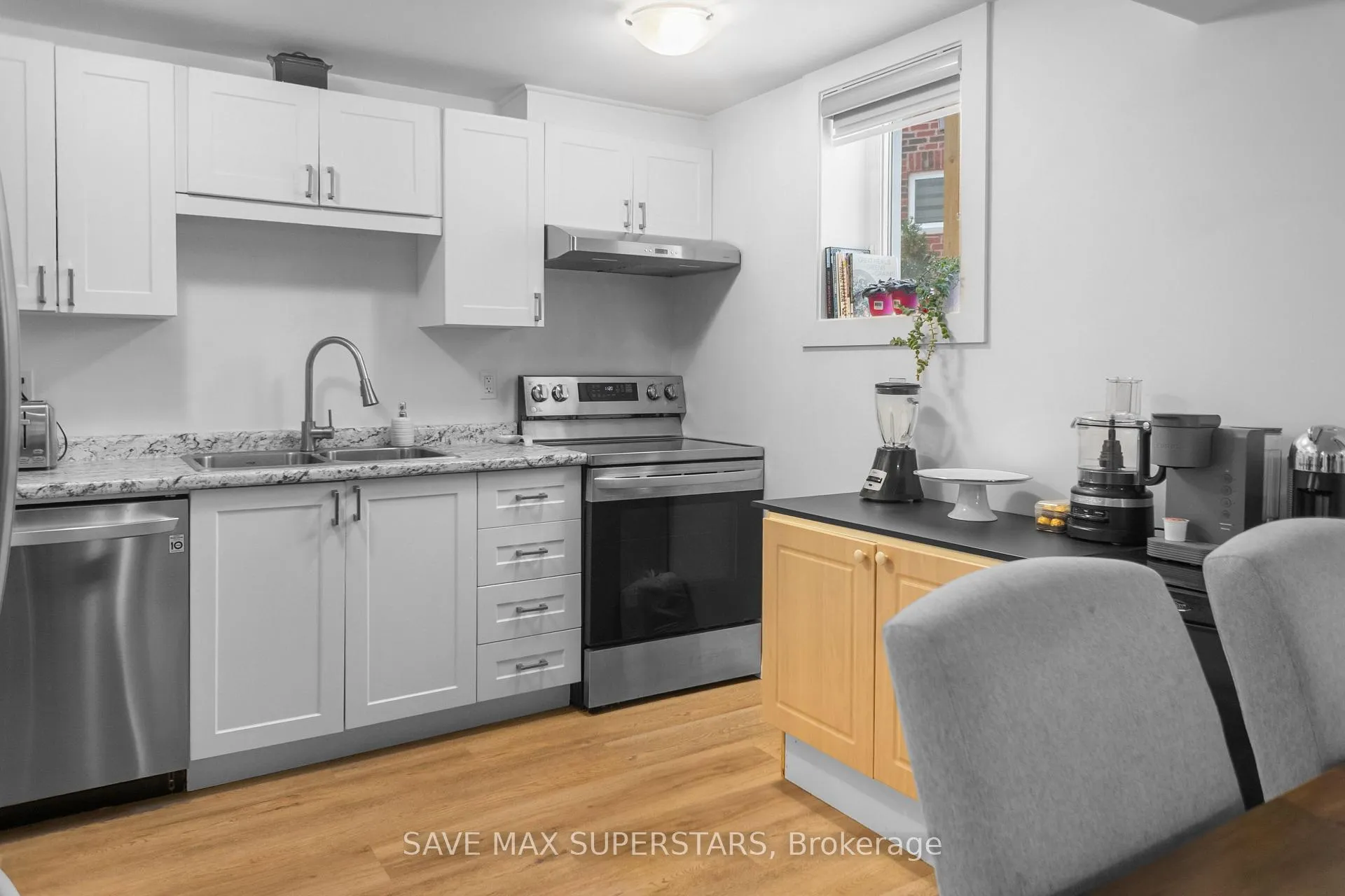 Photo 65 of 30 Westminster Circle, Barrie, Innis-Shore — HOMEH
