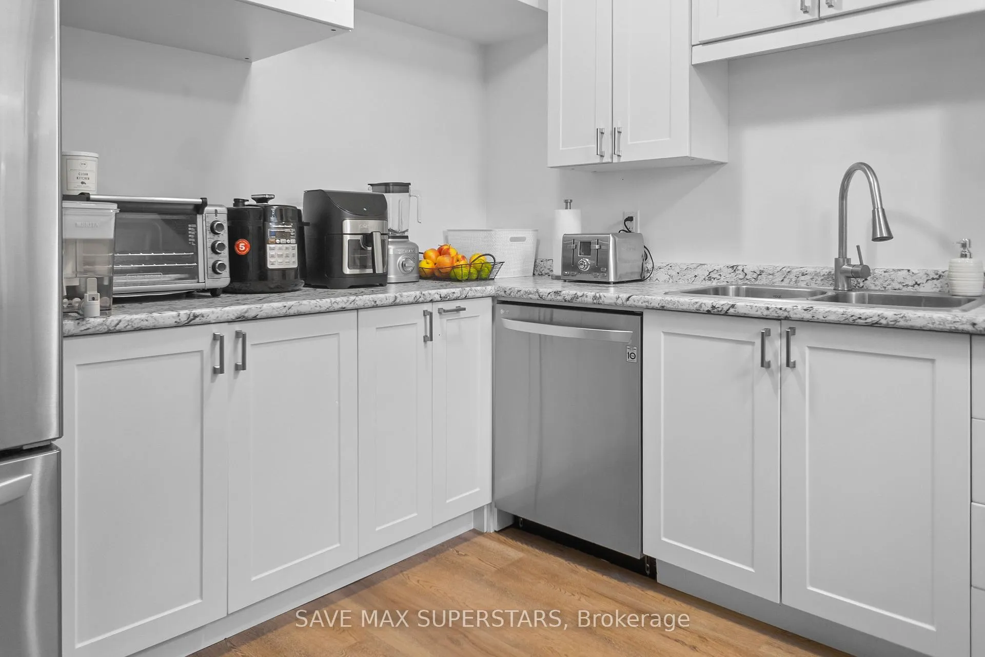 Photo 72 of 30 Westminster Circle, Barrie, Innis-Shore — HOMEH