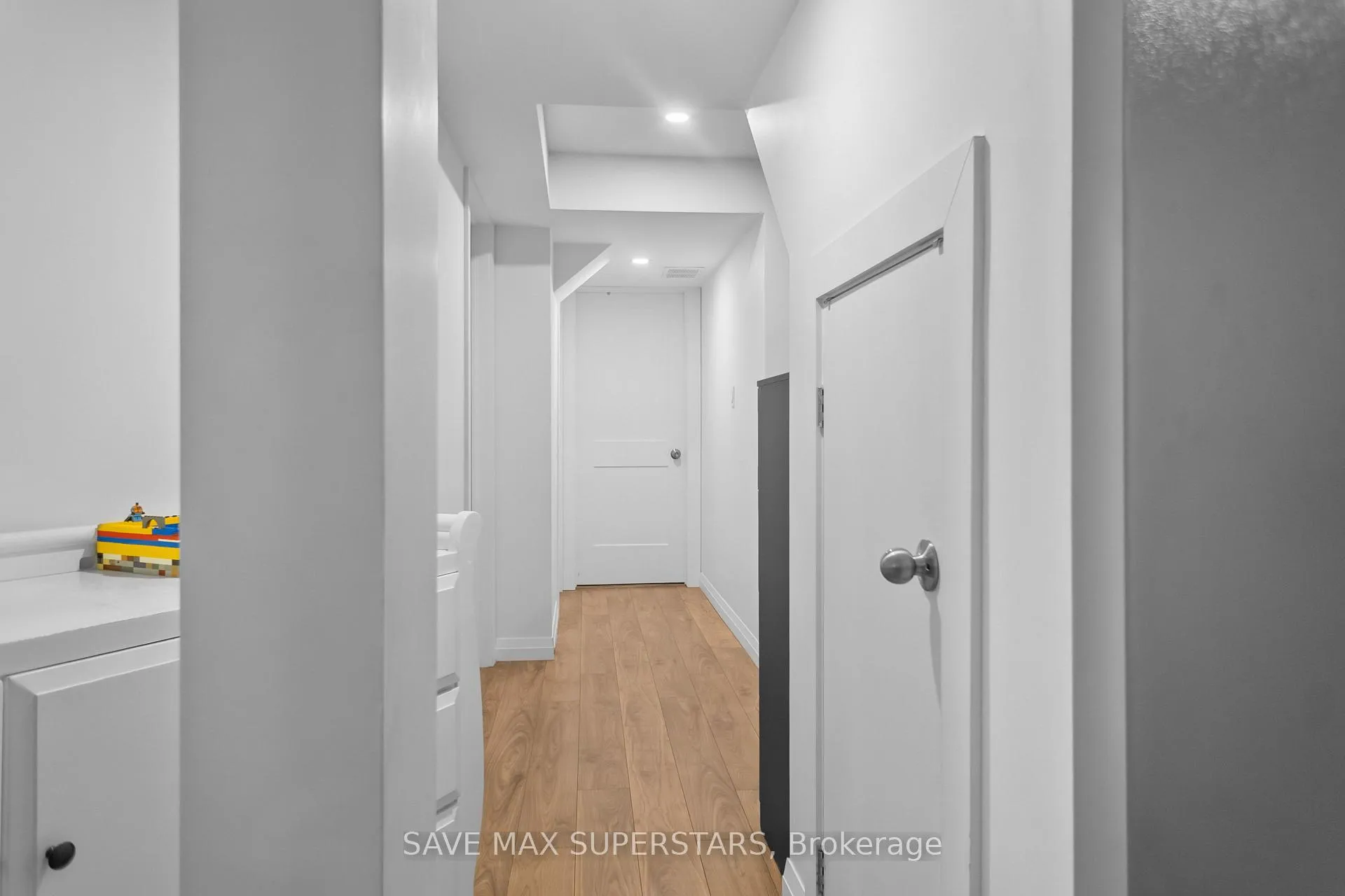 Photo 74 of 30 Westminster Circle, Barrie, Innis-Shore — HOMEH