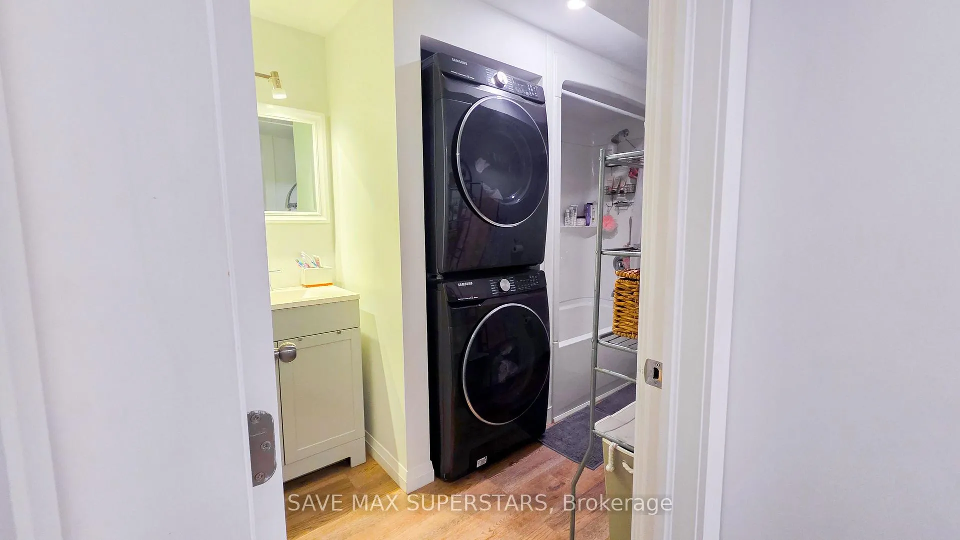 Photo 149 of 30 Westminster Circle, Barrie, Innis-Shore — HOMEH