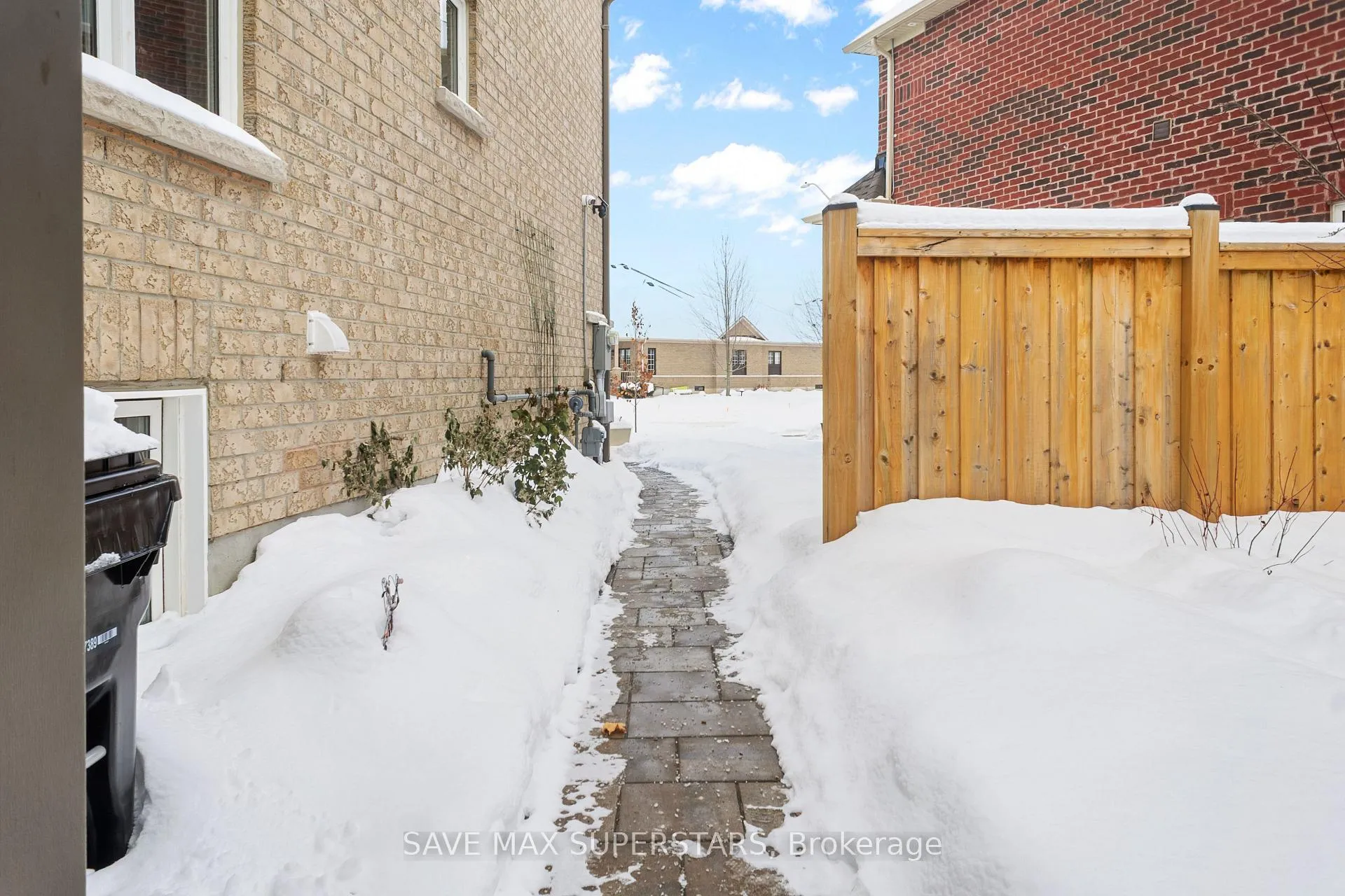 Photo 186 of 30 Westminster Circle, Barrie, Innis-Shore — HOMEH