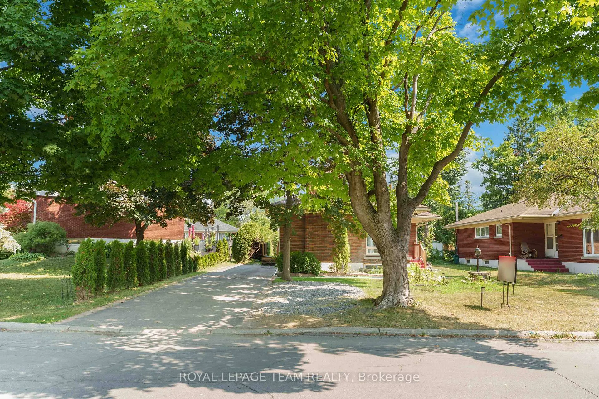 Photo 15 of Unit #2, 1587 Devon Street, Ottawa, Riverview Park — HOMEH