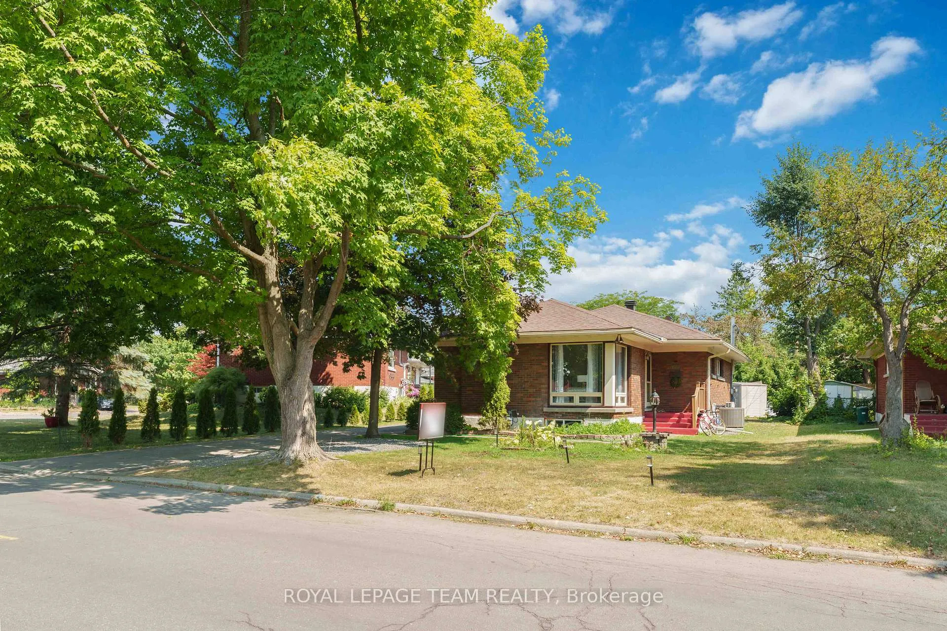 Photo 23 of Unit #2, 1587 Devon Street, Ottawa, Riverview Park — HOMEH