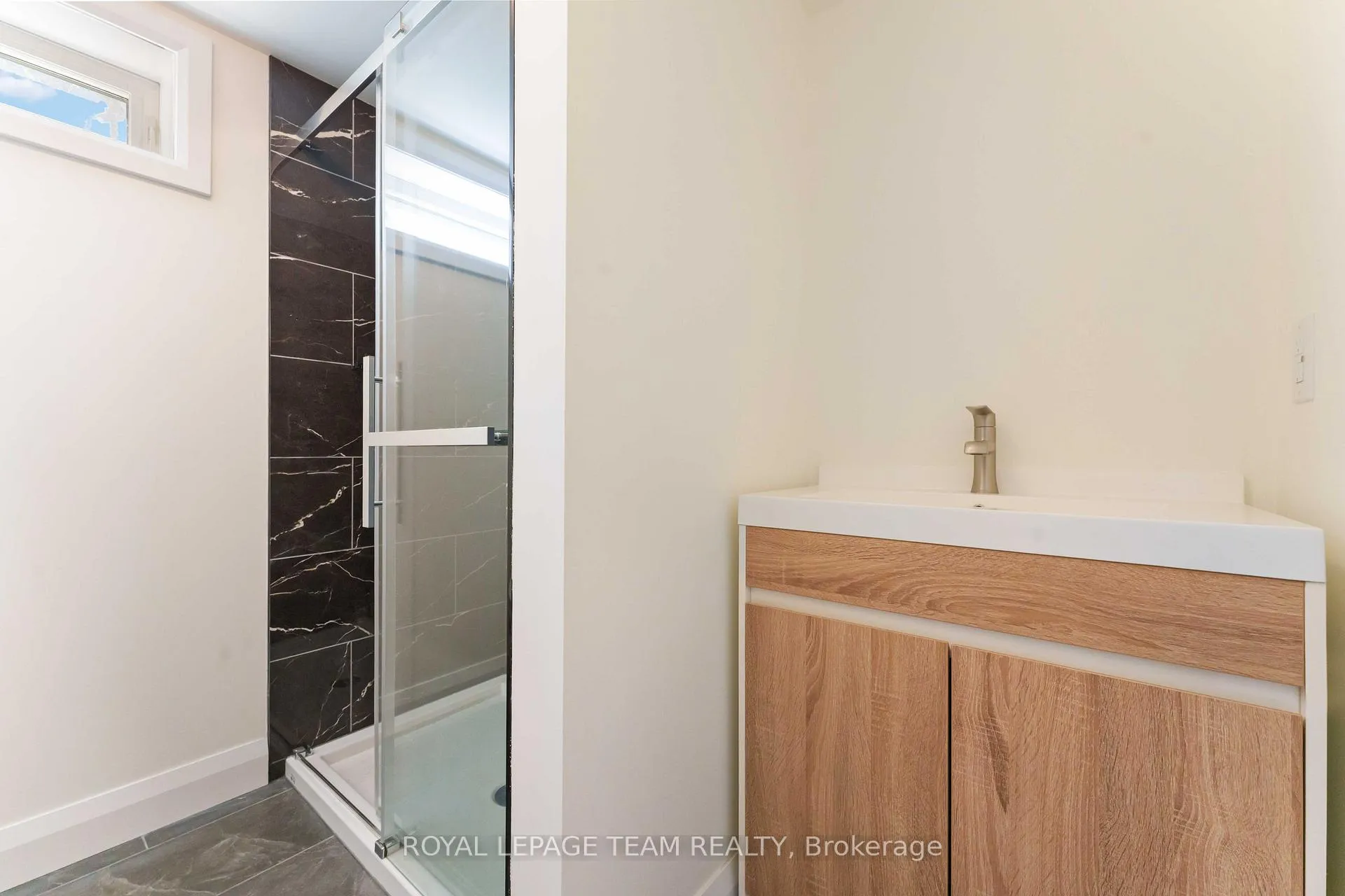 Photo 120 of Unit #2, 1587 Devon Street, Ottawa, Riverview Park — HOMEH