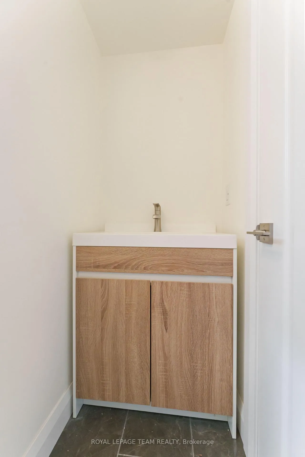 Photo 119 of Unit #2, 1587 Devon Street, Ottawa, Riverview Park — HOMEH
