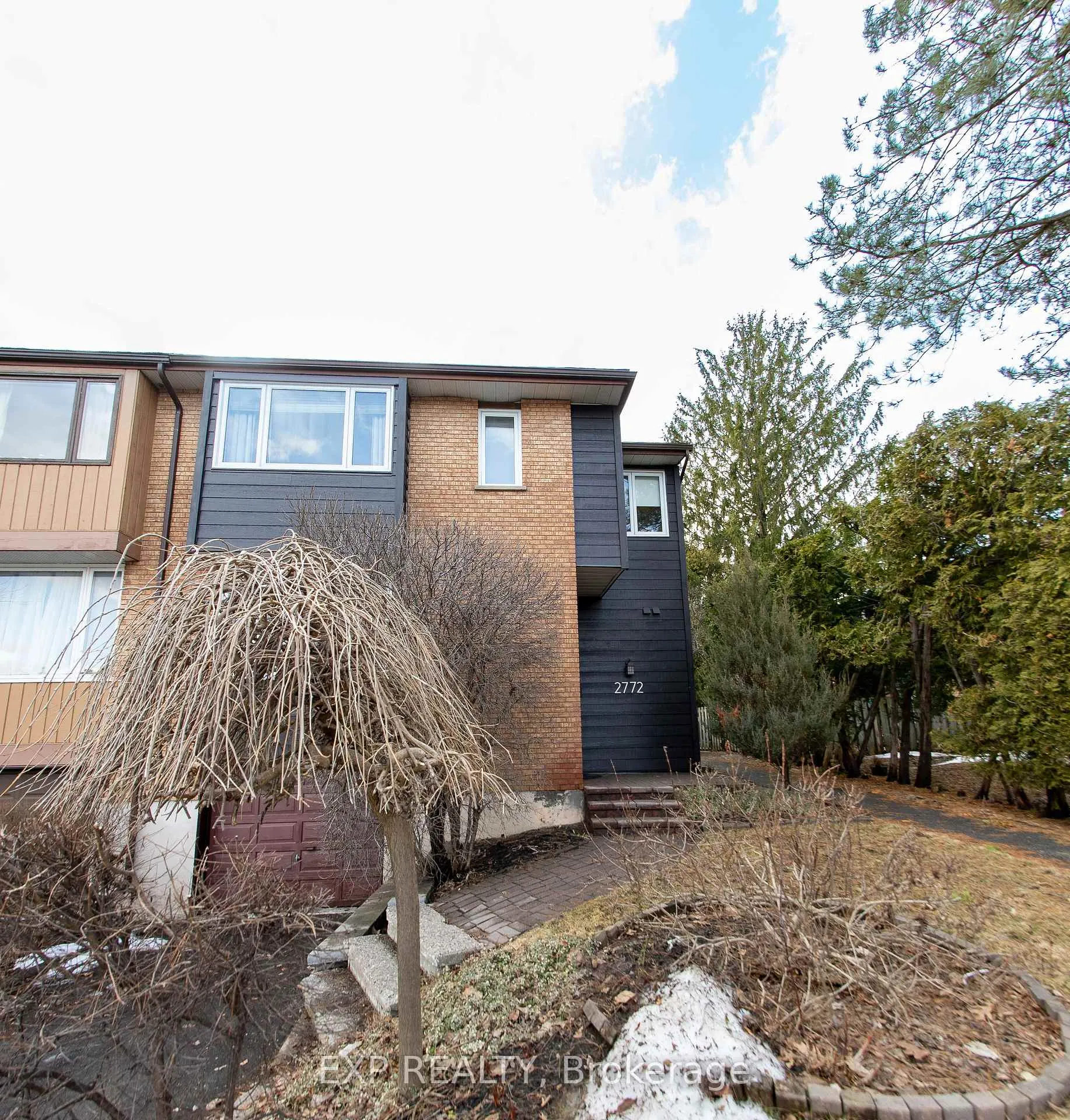 Front of 2772 Springland Drive