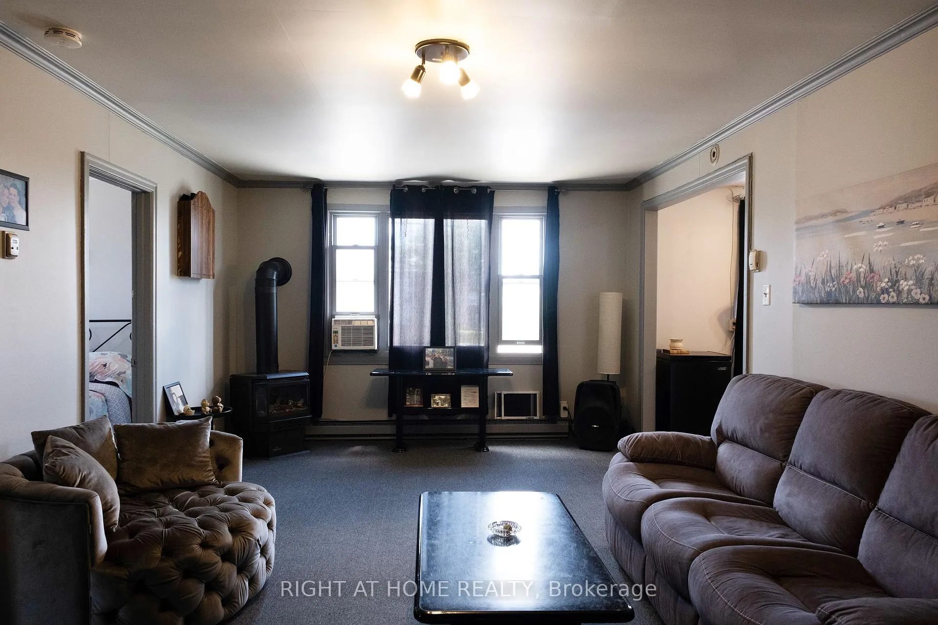 Photo 2 of 229 Elgin Street W, Arnprior — HOMEH