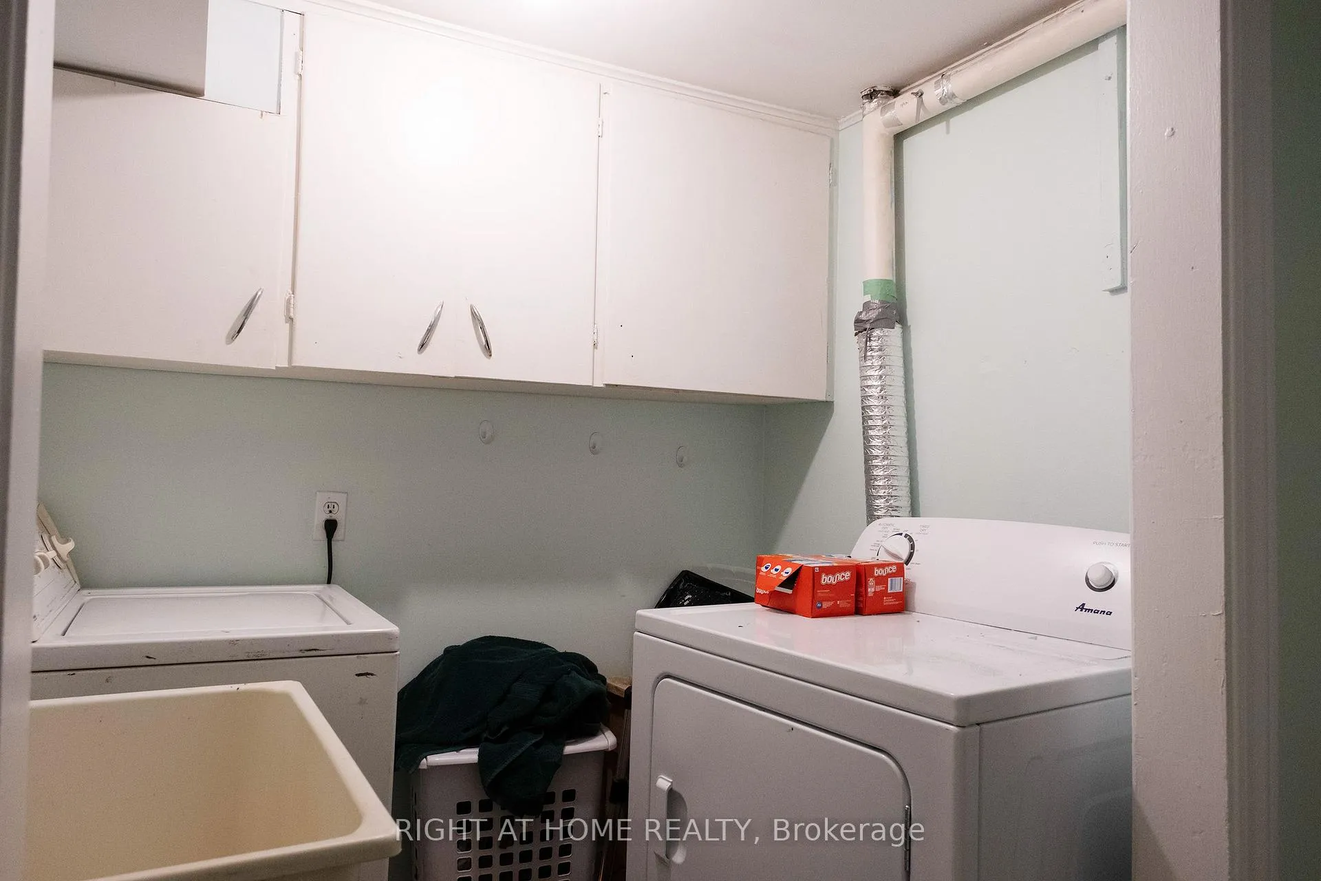 Photo 20 of 229 Elgin Street W, Arnprior — HOMEH