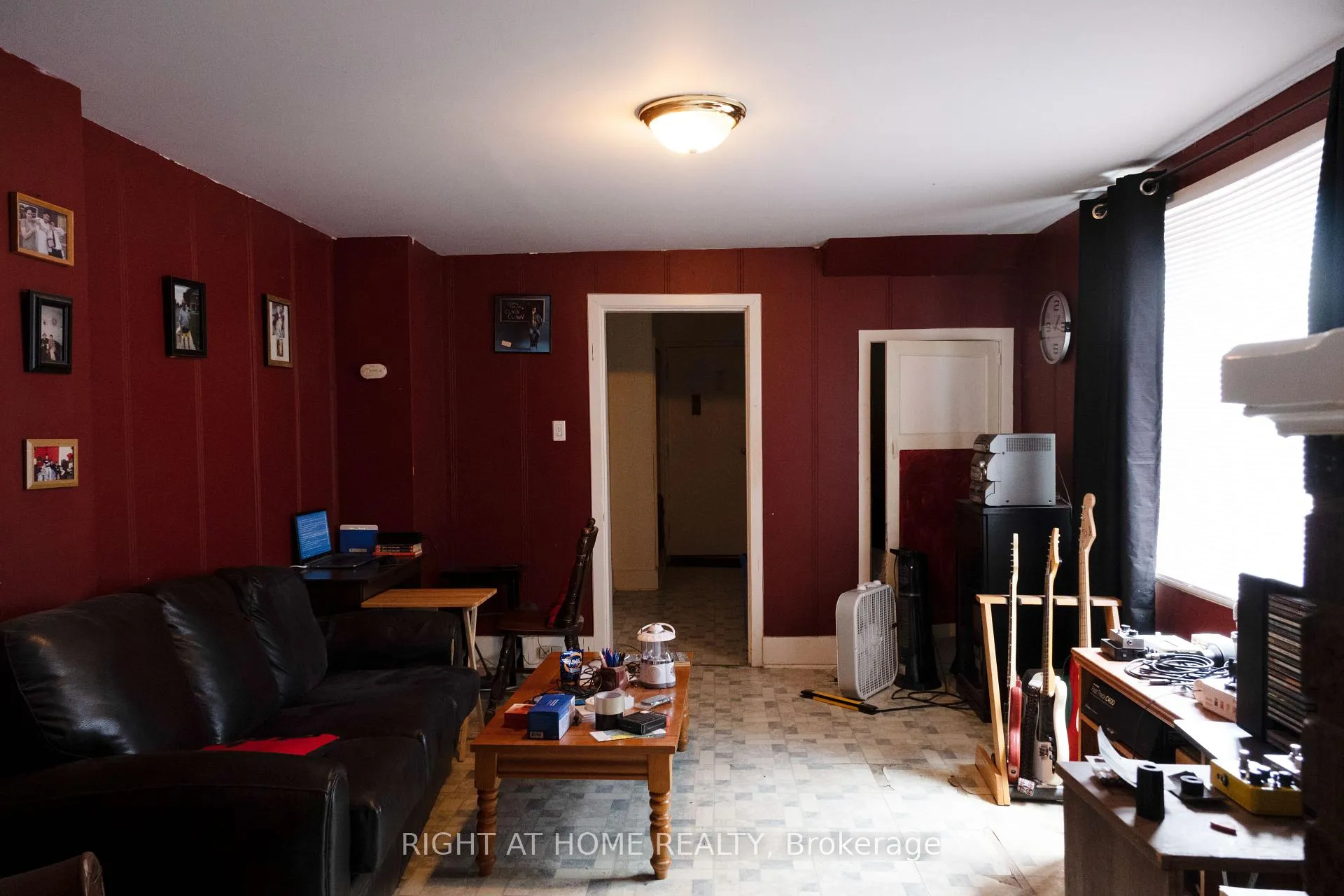 Photo 23 of 229 Elgin Street W, Arnprior — HOMEH