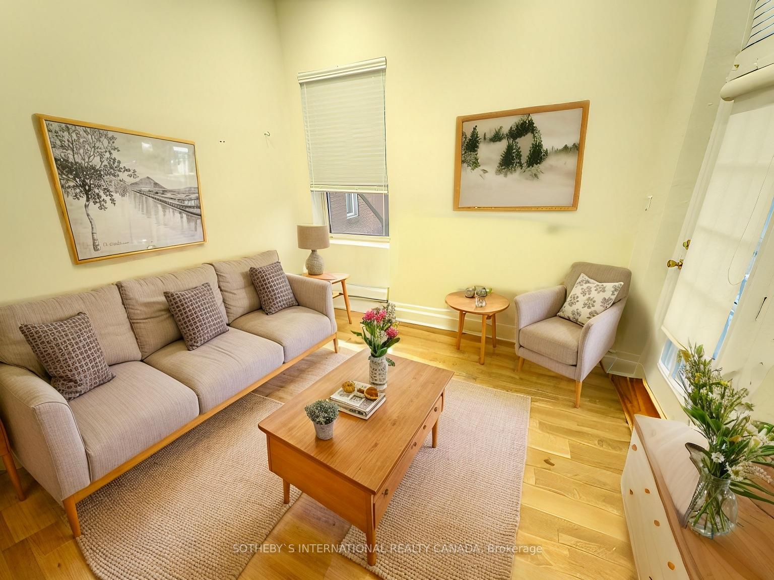 Photo 5 of Unit 2, 227 Beverley Street, Toronto, Kensington-Chinatown — HOMEH