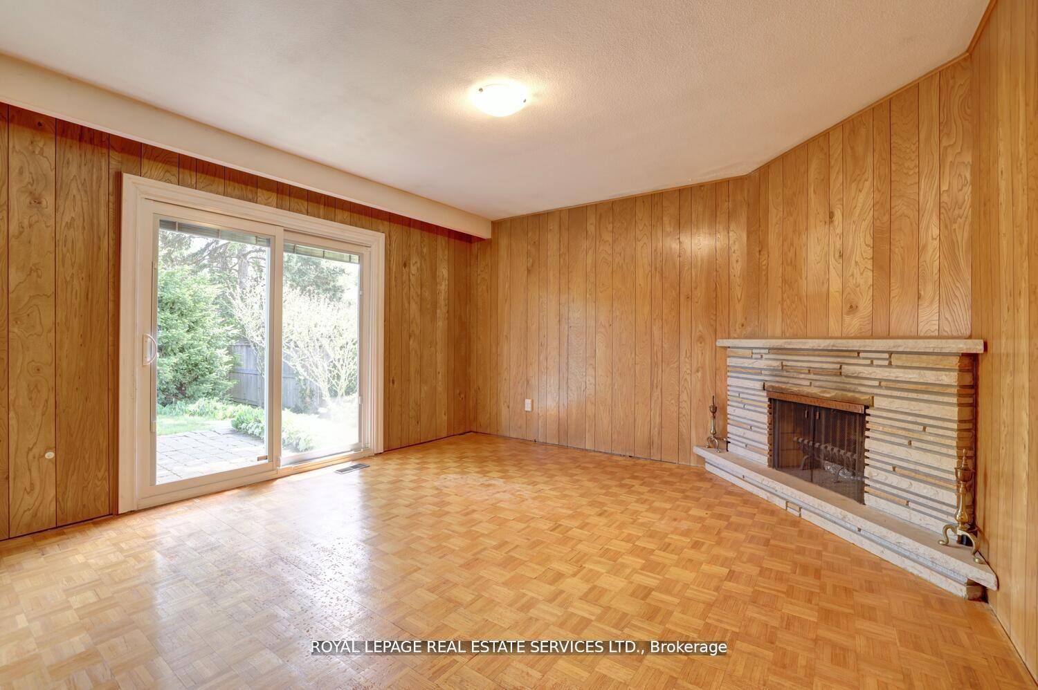 Photo 14 of 39 Pettit Drive, Etobicoke, Willowridge-Martingrove-Richview — HOMEH